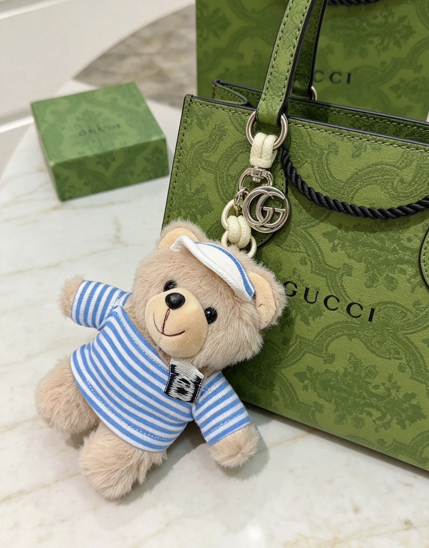 NO:863891,Batch of new product releases Gucci keychains Gucci bag buckles The latest bag charms are of higher quality Stars have the same style Anger Forest series Double G classic models co-branded design concept keychain series The details are distressed and not available in the market Glossy version This one has been out The best-selling model in Gucci Very good match with trendy backpacks, jewelry boutiques, gucci, backpacks, keychain19860909批新品发布 古驰钥匙扣 古驰包包扣 最新款包包挂饰档次更高明星同款Anger Forest系列双G经典款联名设计理念钥匙扣系列 细节对版做旧处理 非市面亮面版型 这款一直在出 古驰里面热卖款 非常好搭配潮流背包,饰品精品,gucci,backpacks,keychain,Jewelry