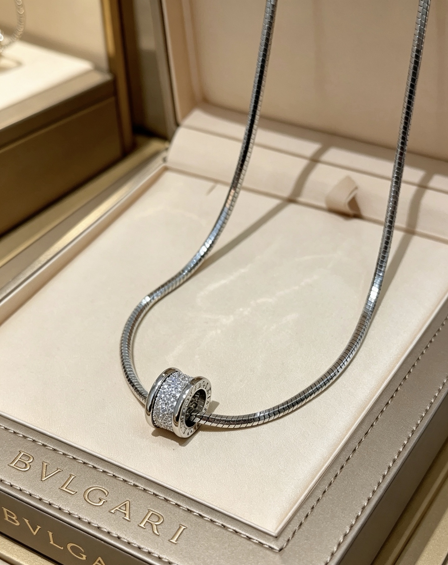 Bvlgari Haute Joaillerie Fine Jewelry Earrings Necklace Ring Ref 9