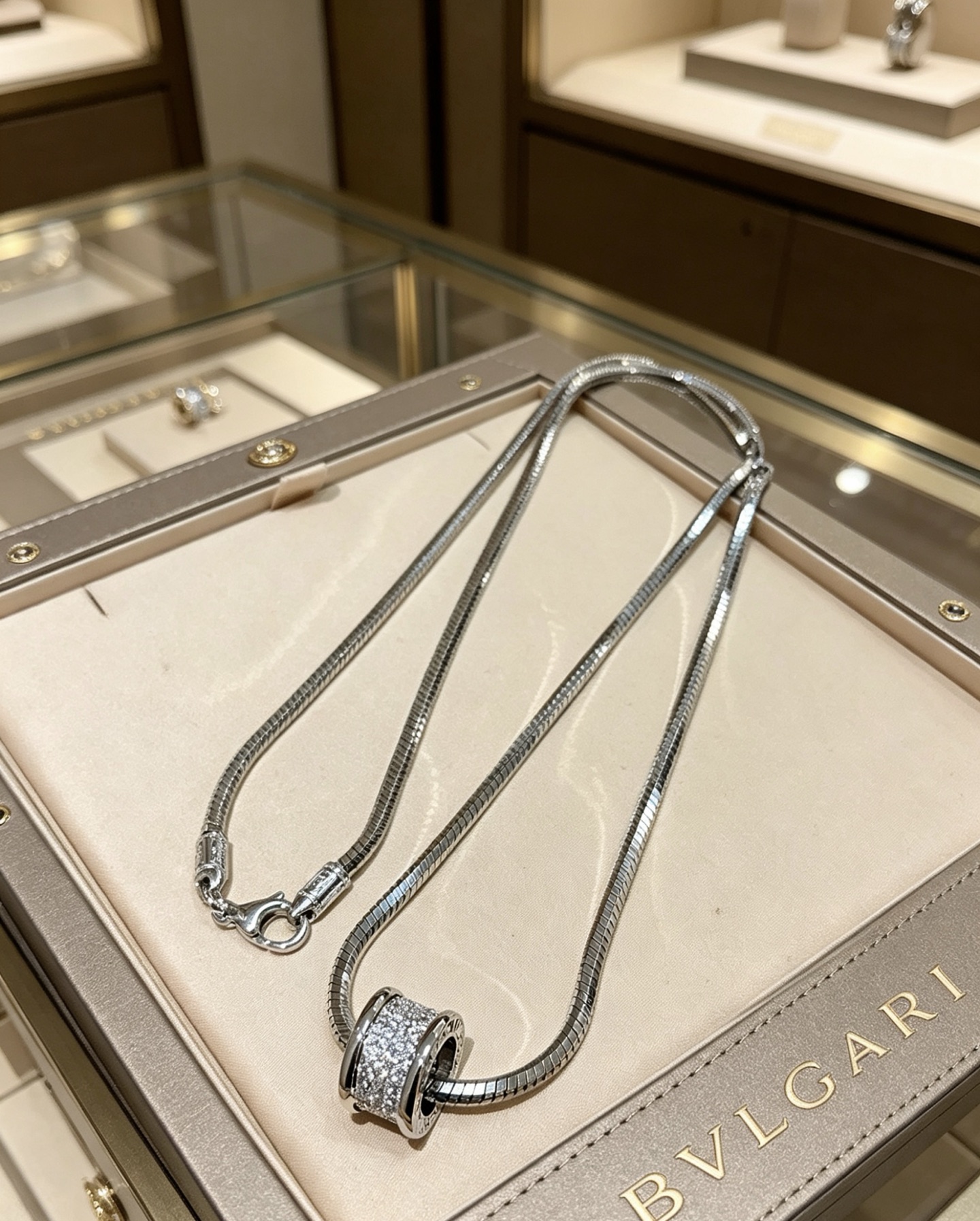 Bvlgari Haute Joaillerie Fine Jewelry Earrings Necklace Ring Ref 5