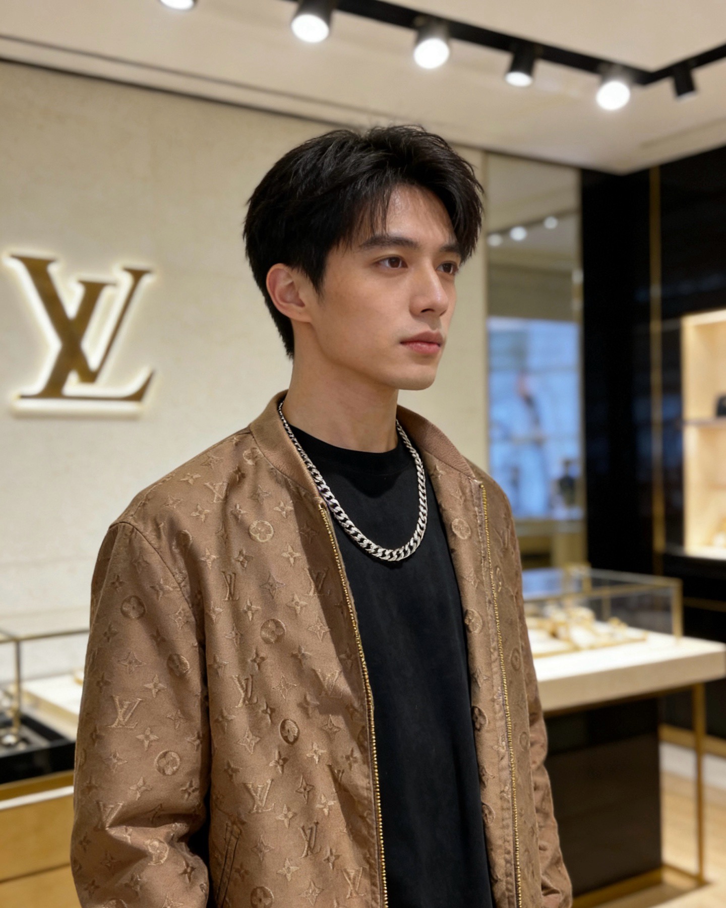 宝格丽项链V金材质 。BVLGARI宝格丽 DIVAS‘ DREAM 系列 品相完美，细节无敌，那种独特