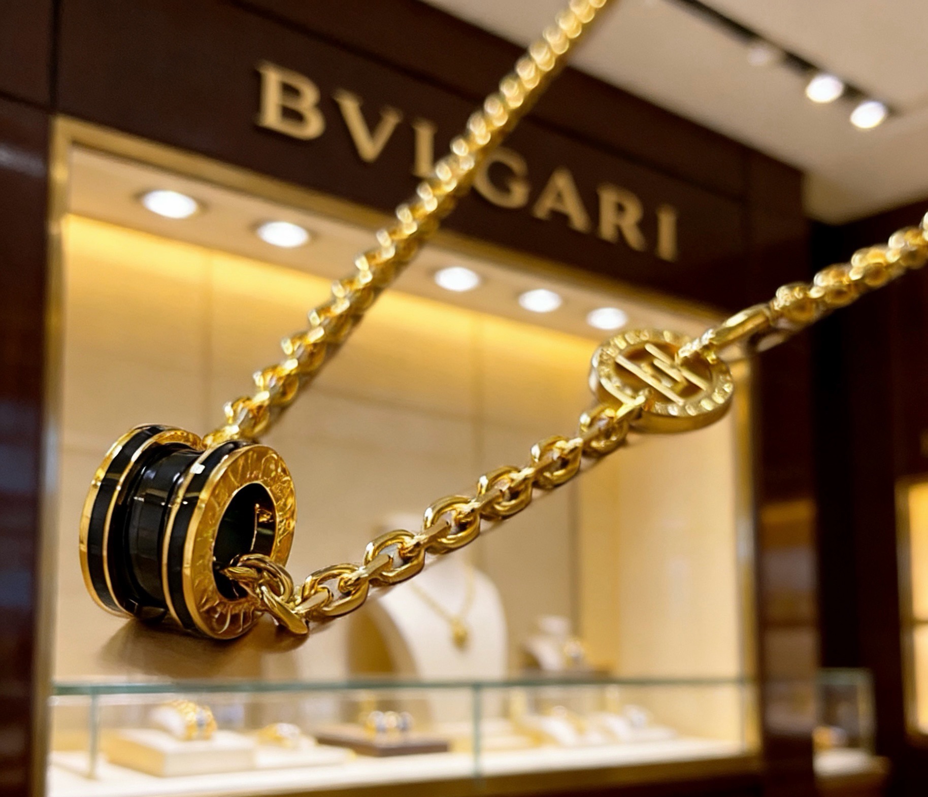 宝格丽项链V金材质 。BVLGARI宝格丽 DIVAS‘ DREAM 系列 品相完美，细节无敌，那种独特