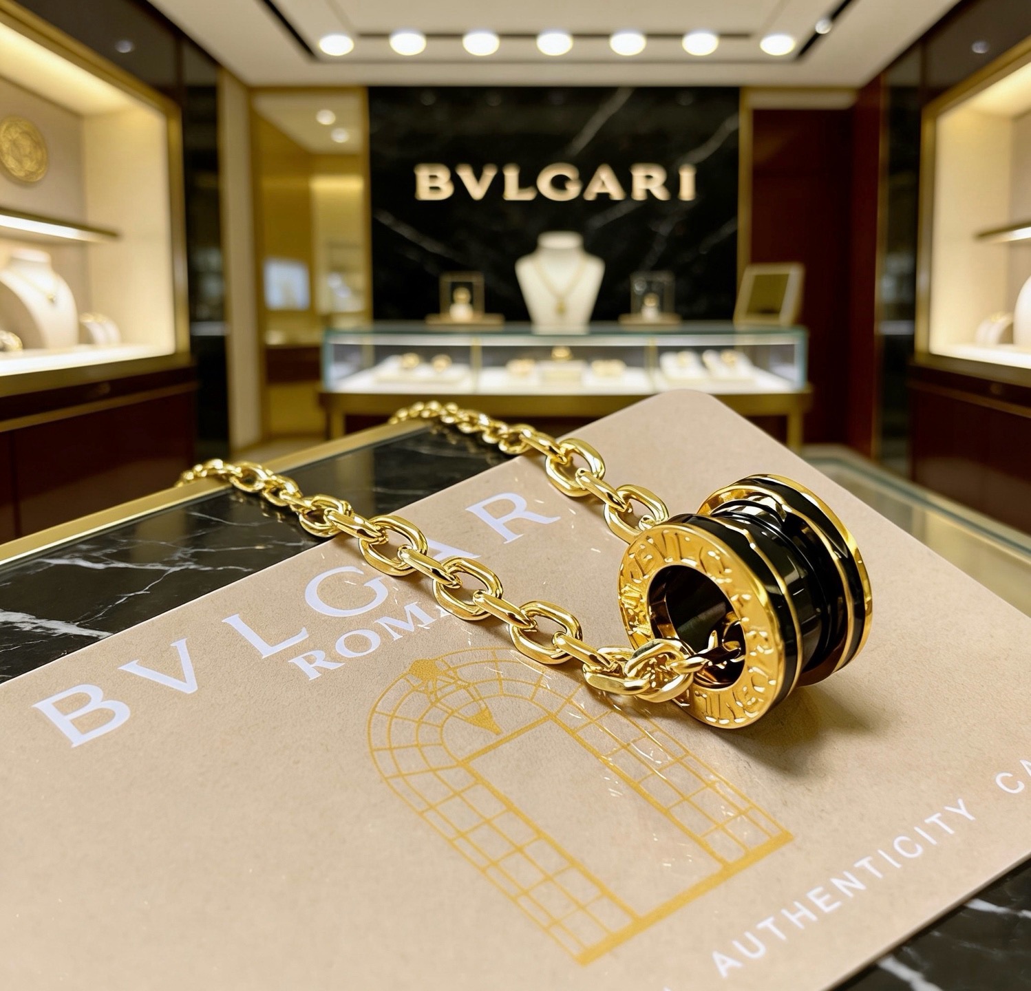 宝格丽项链V金材质 。BVLGARI宝格丽 DIVAS‘ DREAM 系列 品相完美，细节无敌，那种独特