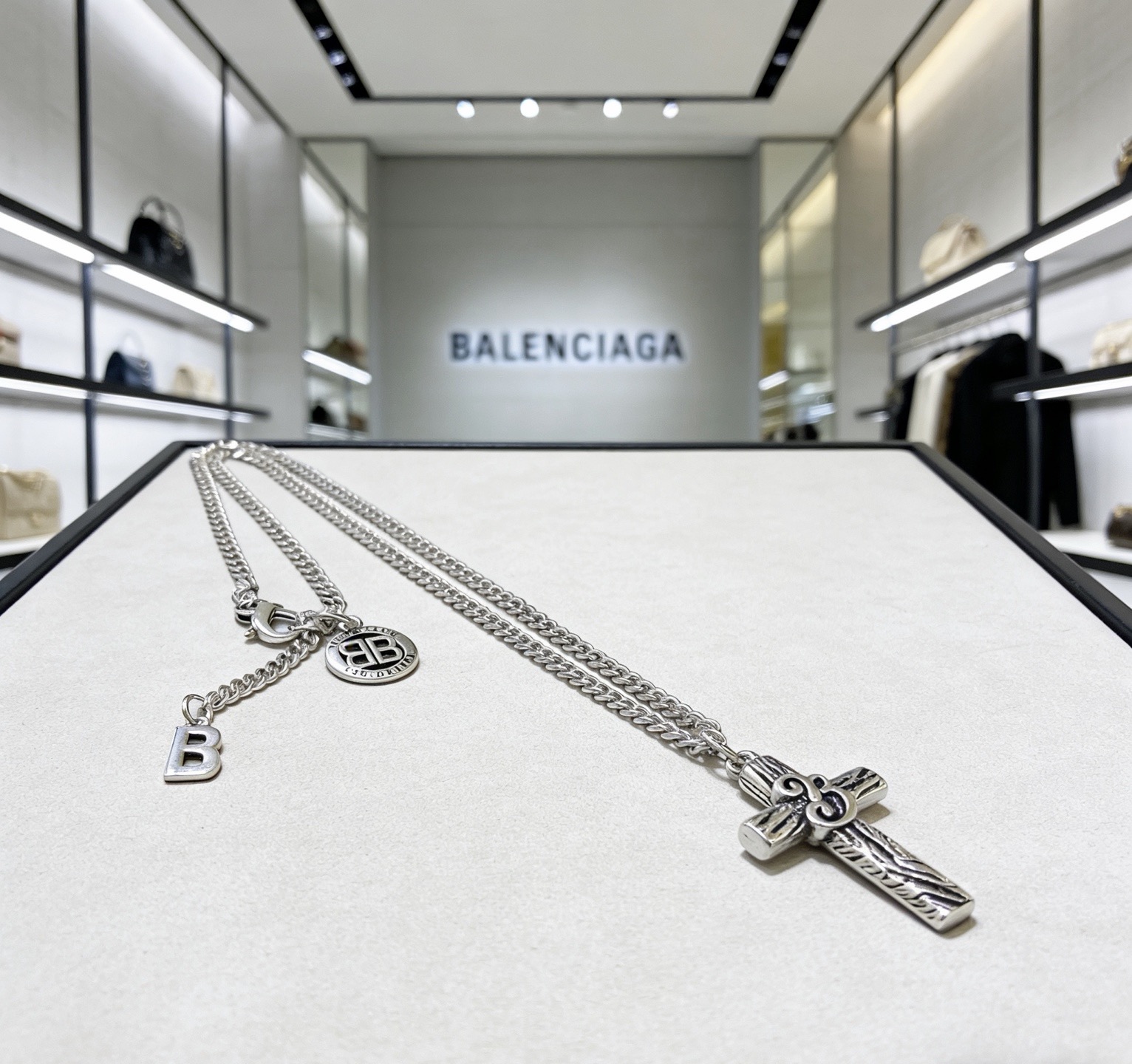 原单货🔹🔹新品 巴黎世家项链 Balenciaga 新款项链🔹专柜一致 细节做工精细 每个细节流程到位 