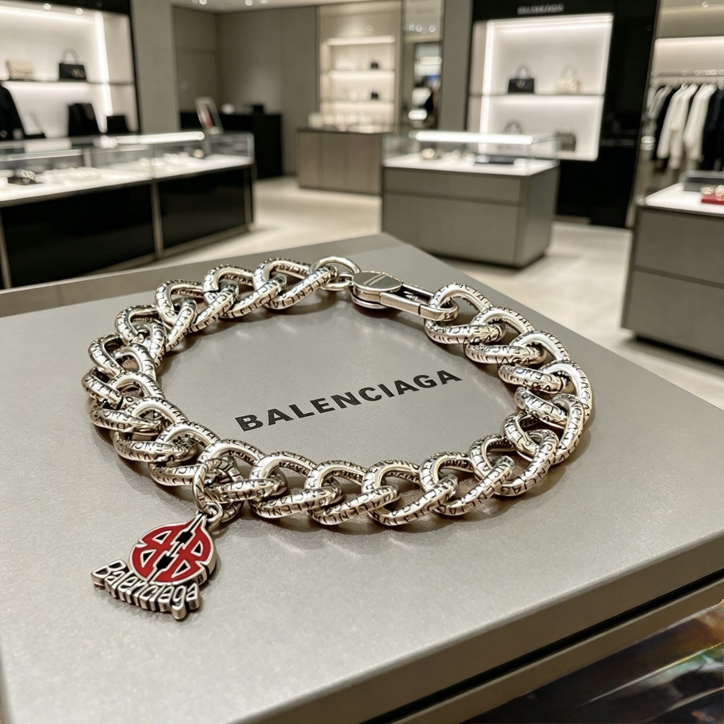 NO:864131,Batch. Original new product Balenciaga Balenciaga Bracelet Counter Same Balenciaga Bracelet Men's hot model shipped Unique design avant-garde A must-have for men and women!  Size 18.20.22.24cm, fine jewelry, balenciaga, balenciaga, bracelet19860909批. 原单货新品 巴黎世家 Balenciaga手链专柜一致巴黎世家手链 男士火爆款出货 设计独特 前卫 男女必备！码数18.20.22.24cm,饰品精品,balenciaga,balenciaga,bracelet,Jewelry