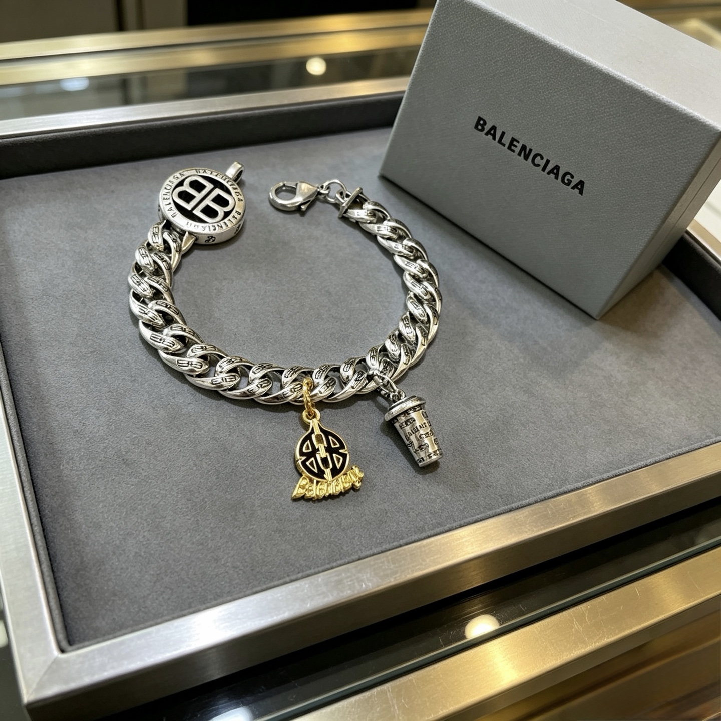 原单货🔹🔹新品 巴黎世家手链Balenciaga手链🔹专柜一致巴黎世家手链 男士火爆款出货 设计独特 前