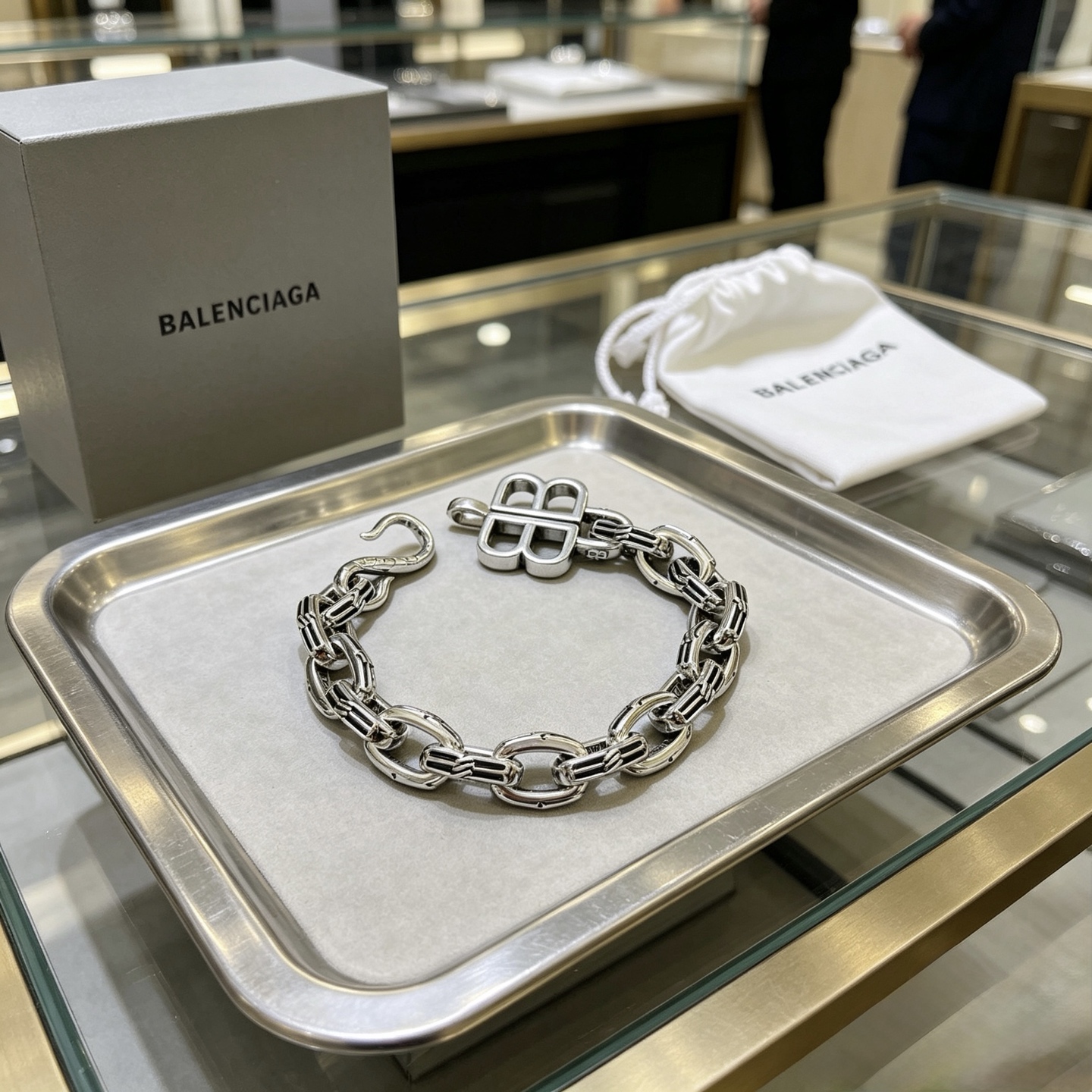 原单货🔹🔹新品 巴黎世家 Balenciaga手链🔹专柜一致巴黎世家手链 男士火爆款出货 设计独特 前卫