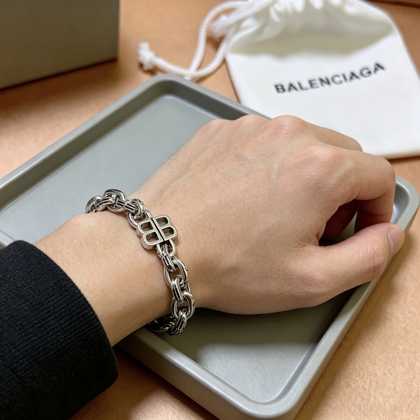 原单货🔹🔹新品 巴黎世家 Balenciaga手链🔹专柜一致巴黎世家手链 男士火爆款出货 设计独特 前卫
