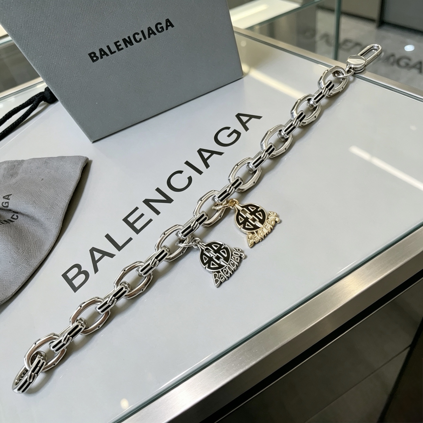 原单货🔹🔹新品 巴黎世家 加粗款 Balenciaga手链🔹专柜一致巴黎世家手链 男士火爆款出货 设计独