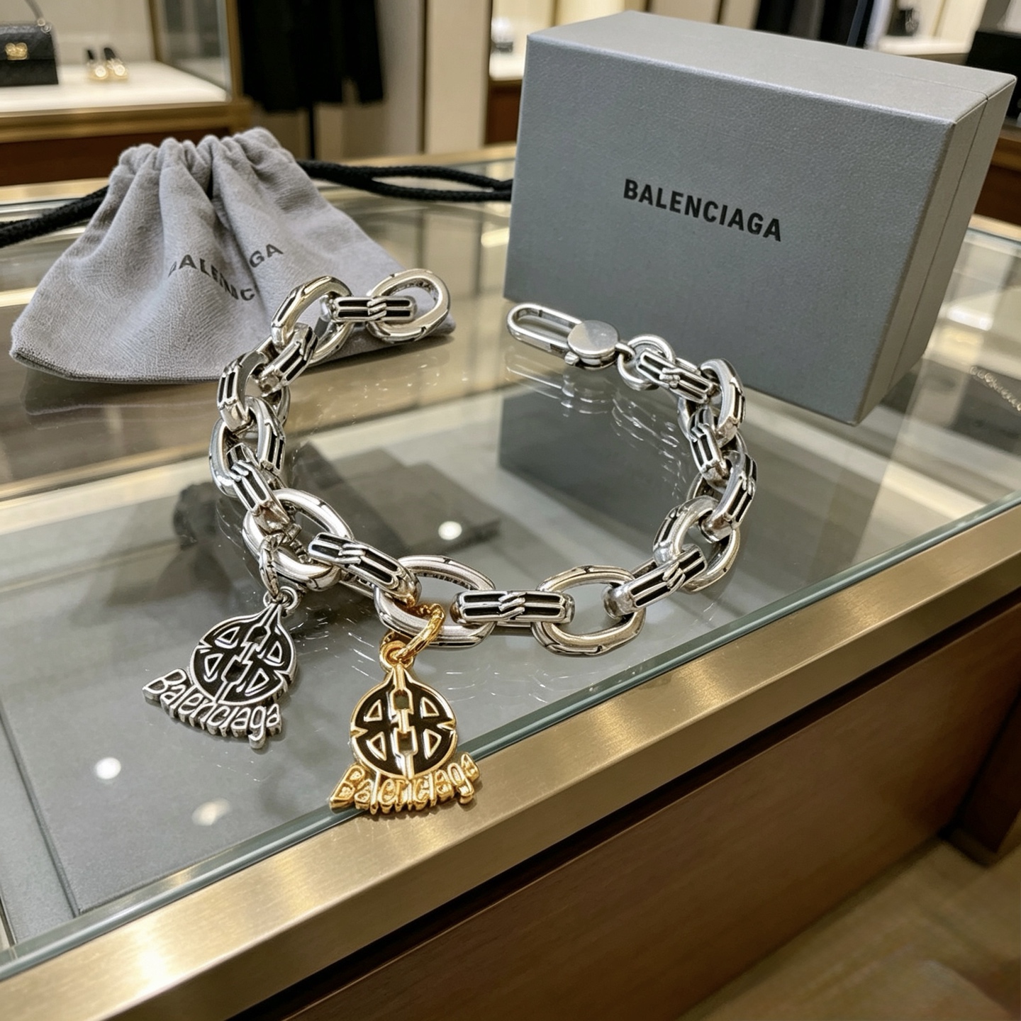 原单货🔹🔹新品 巴黎世家 加粗款 Balenciaga手链🔹专柜一致巴黎世家手链 男士火爆款出货 设计独