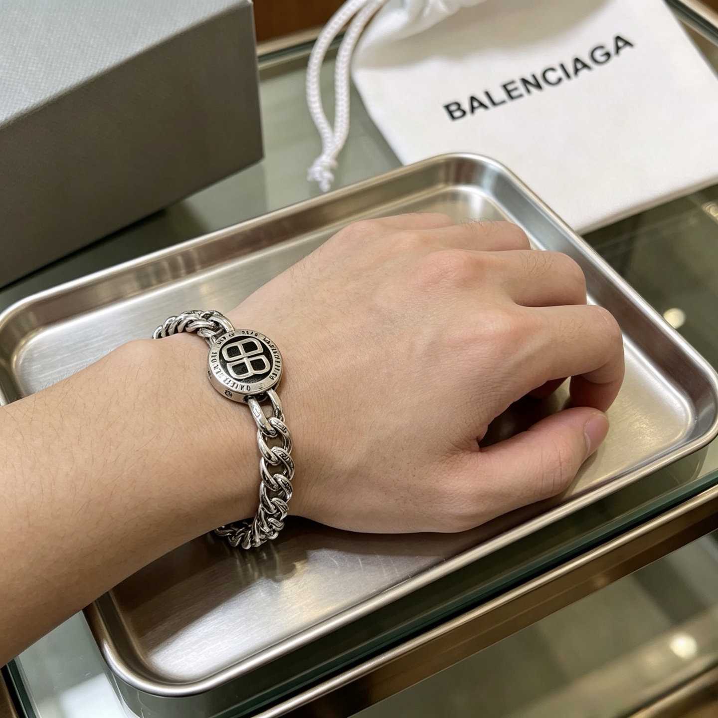 原单货🔹🔹新品 巴黎世家 Balenciaga手链🔹专柜一致巴黎世家手链 男士火爆款出货 设计独特 前卫