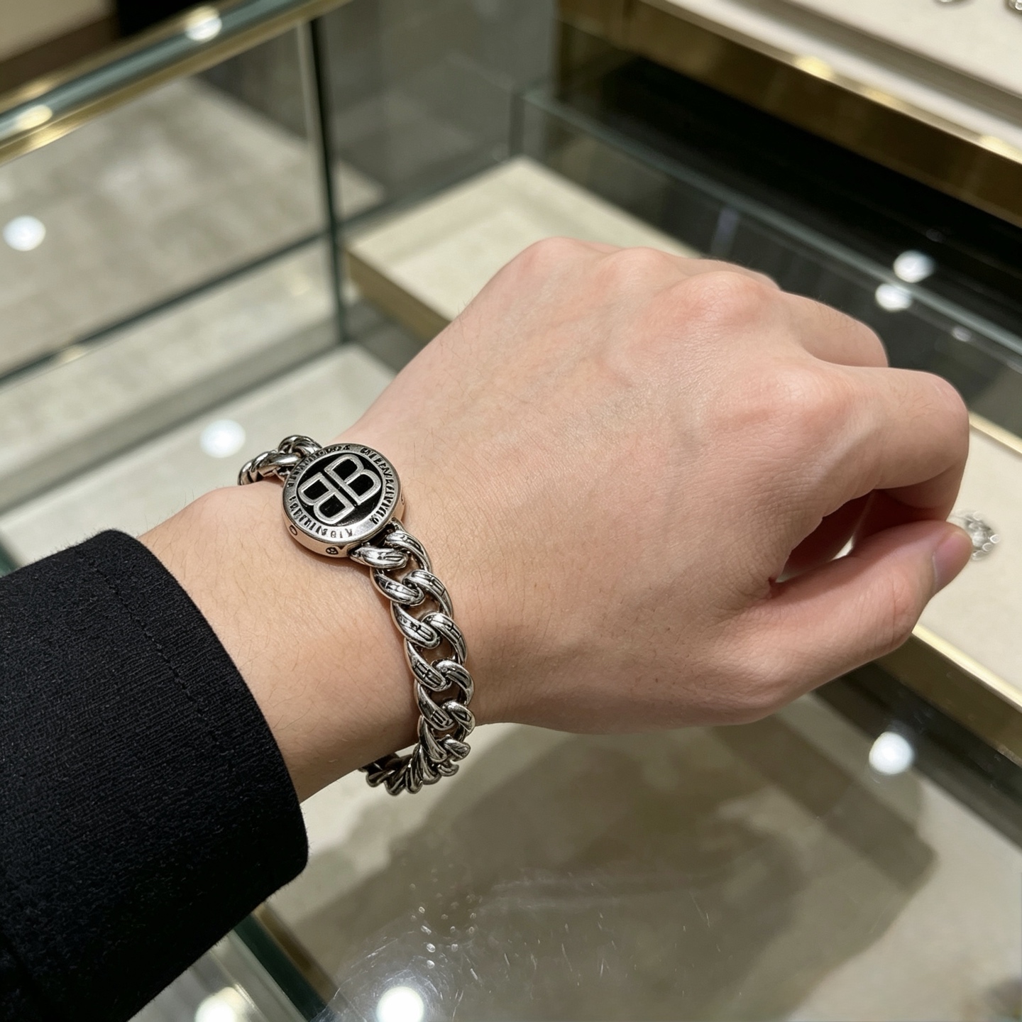 原单货🔹🔹新品 巴黎世家 Balenciaga手链🔹专柜一致巴黎世家手链 男士火爆款出货 设计独特 前卫