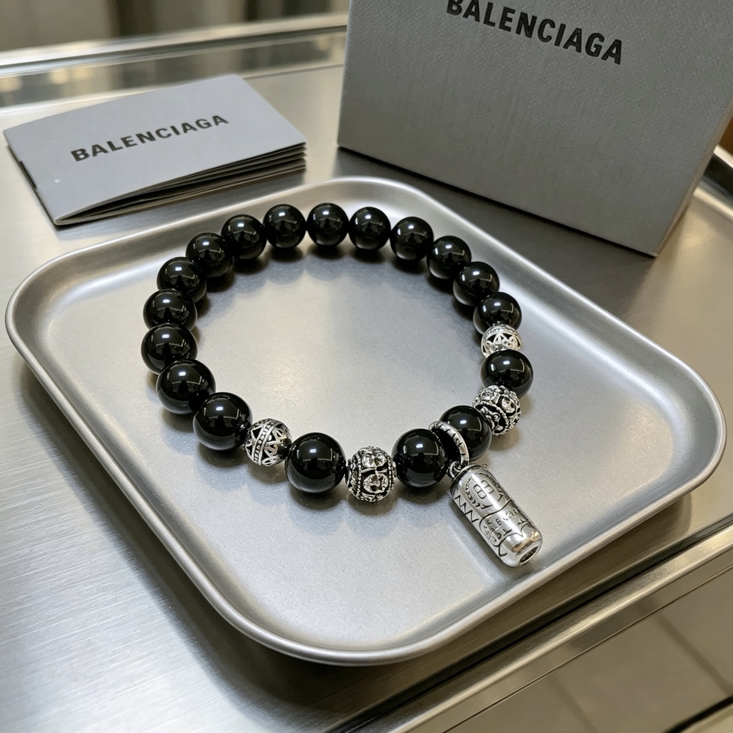 NO:864109,Batch Counter Seiko version of natural obsidian Balenciaga bracelet Thai silver style Balenciaga bracelet Star same style for men and women Retro style Original replica Handmade ~ Genuine open mold trendy and fashionable must-have Can be worn by both men and women Same style for couples Rock punk Thai silver style Retro elements Trendy and versatile I like to place an order and note the wrist circumference, jewelry boutique, balenciaga, bracelet19860909批 专柜精工版本天然黑曜石巴黎世家手链 泰银风格巴黎世家手链 明星同款男女款 复古做旧风 原版复刻 纯手工打造 ～正品开模潮流时尚必备 男女均可佩戴 情侣款同款 摇滚朋克泰银风格 复古元素 潮流百搭 超级喜欢下单备注手腕周长,饰品精品,balenciaga,bracelet,Jewelry