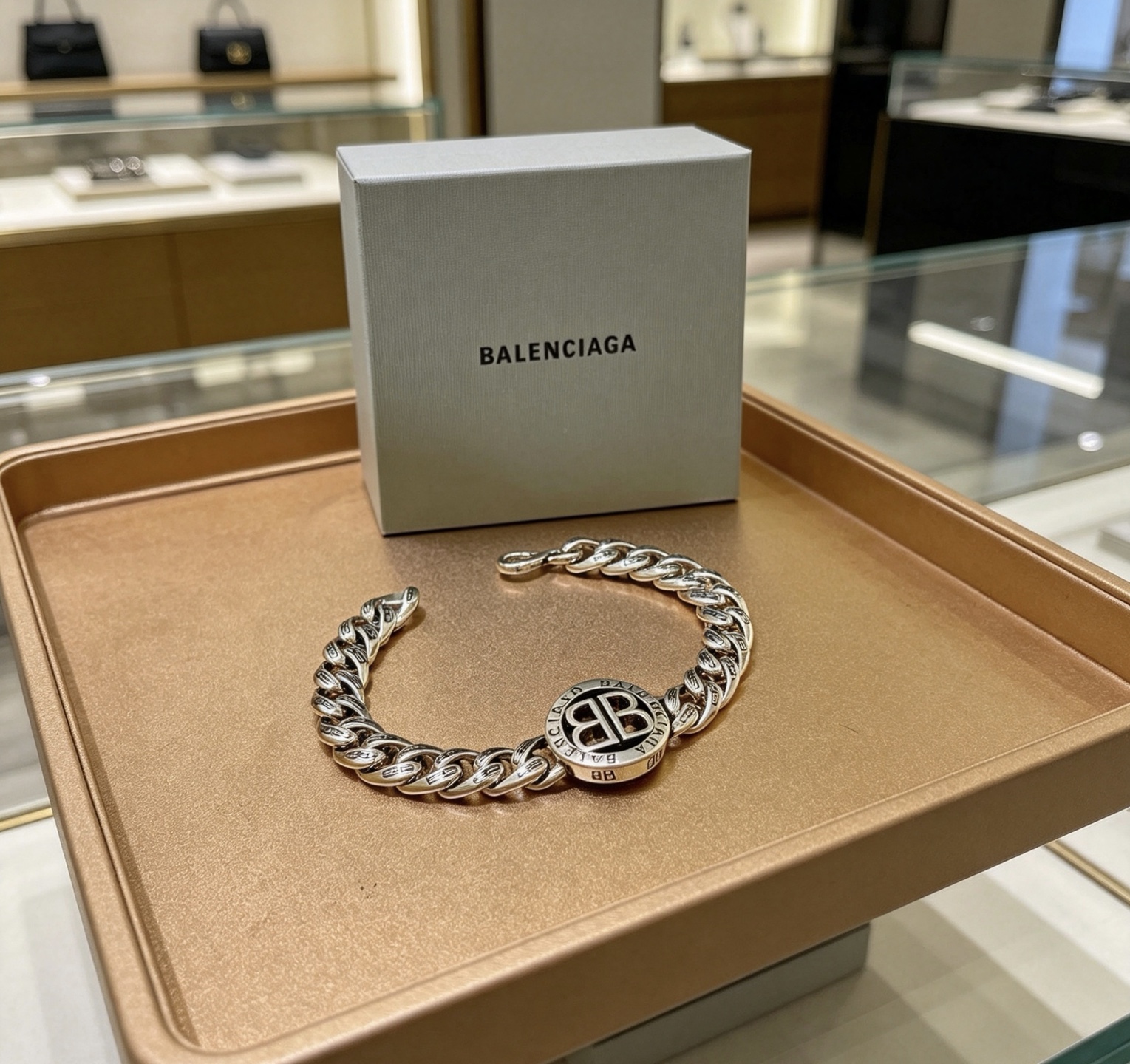 原单货🔹🔹新品 巴黎世家手链Balenciaga手链🔹专柜一致巴黎世家手链 男士火爆款出货 设计独特 前