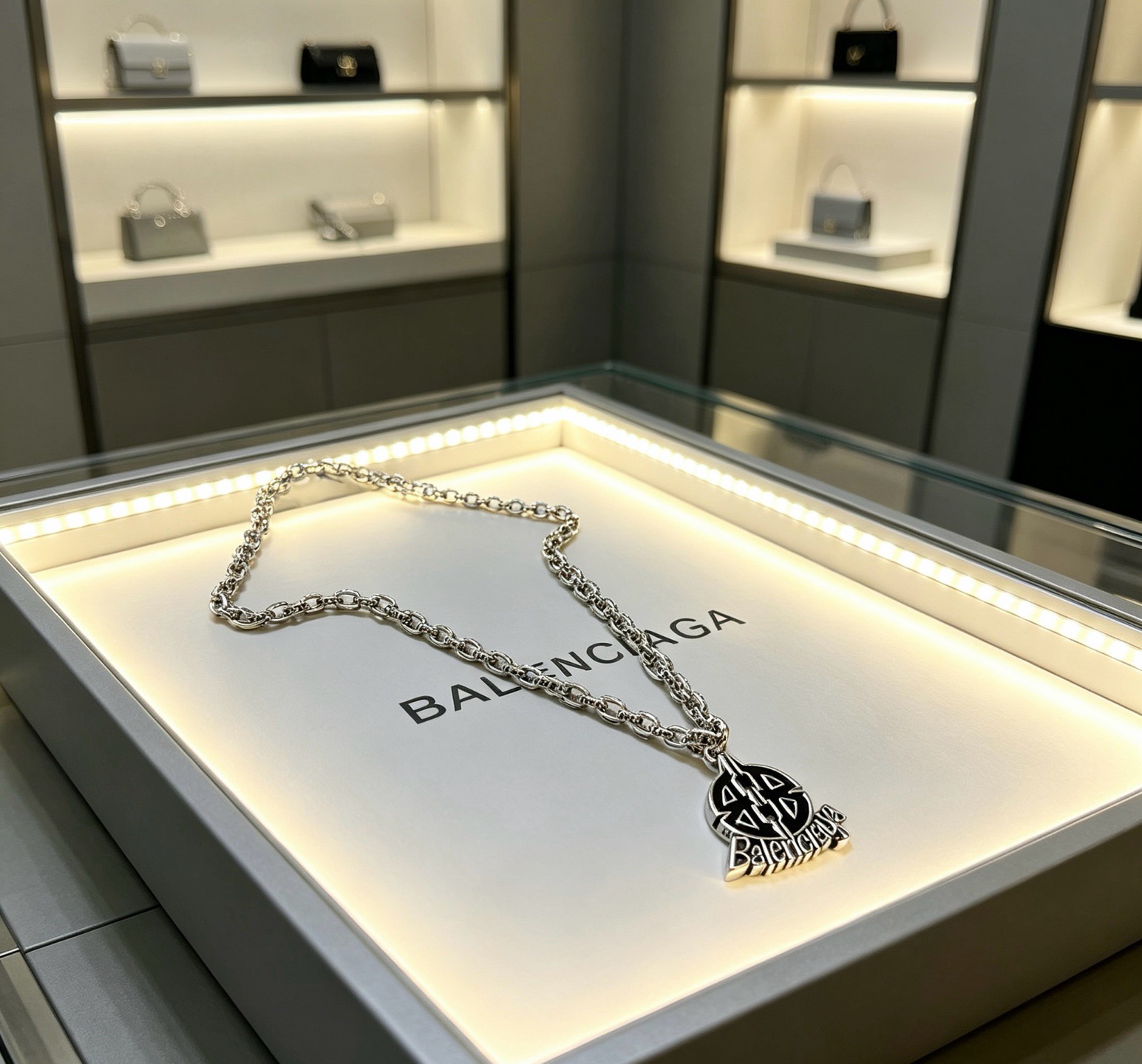 原单货🔹🔹新品 巴黎世家项链 Balenciaga 新款项链🔹专柜一致 细节做工精细 每个细节流程到位 