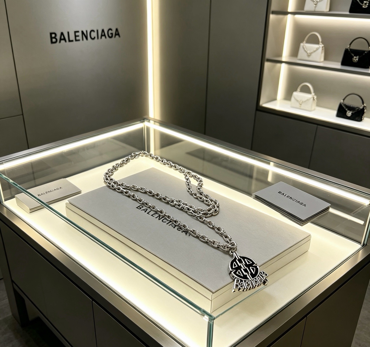 原单货🔹🔹新品 巴黎世家项链 Balenciaga 新款项链🔹专柜一致 细节做工精细 每个细节流程到位 