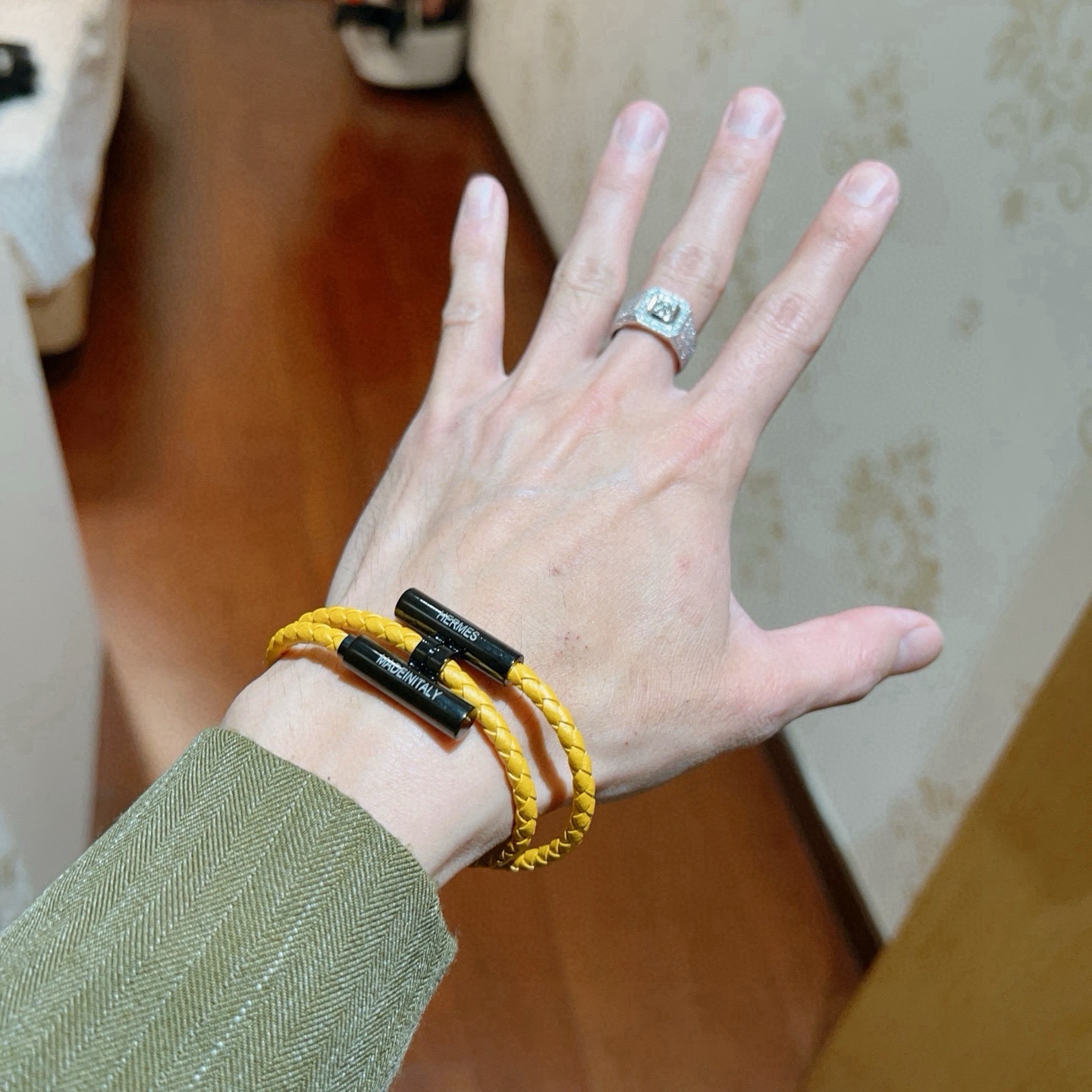 Bracelet Hermes Tournis Tresse cuir tressé jaune accastillage métal noir 19cm