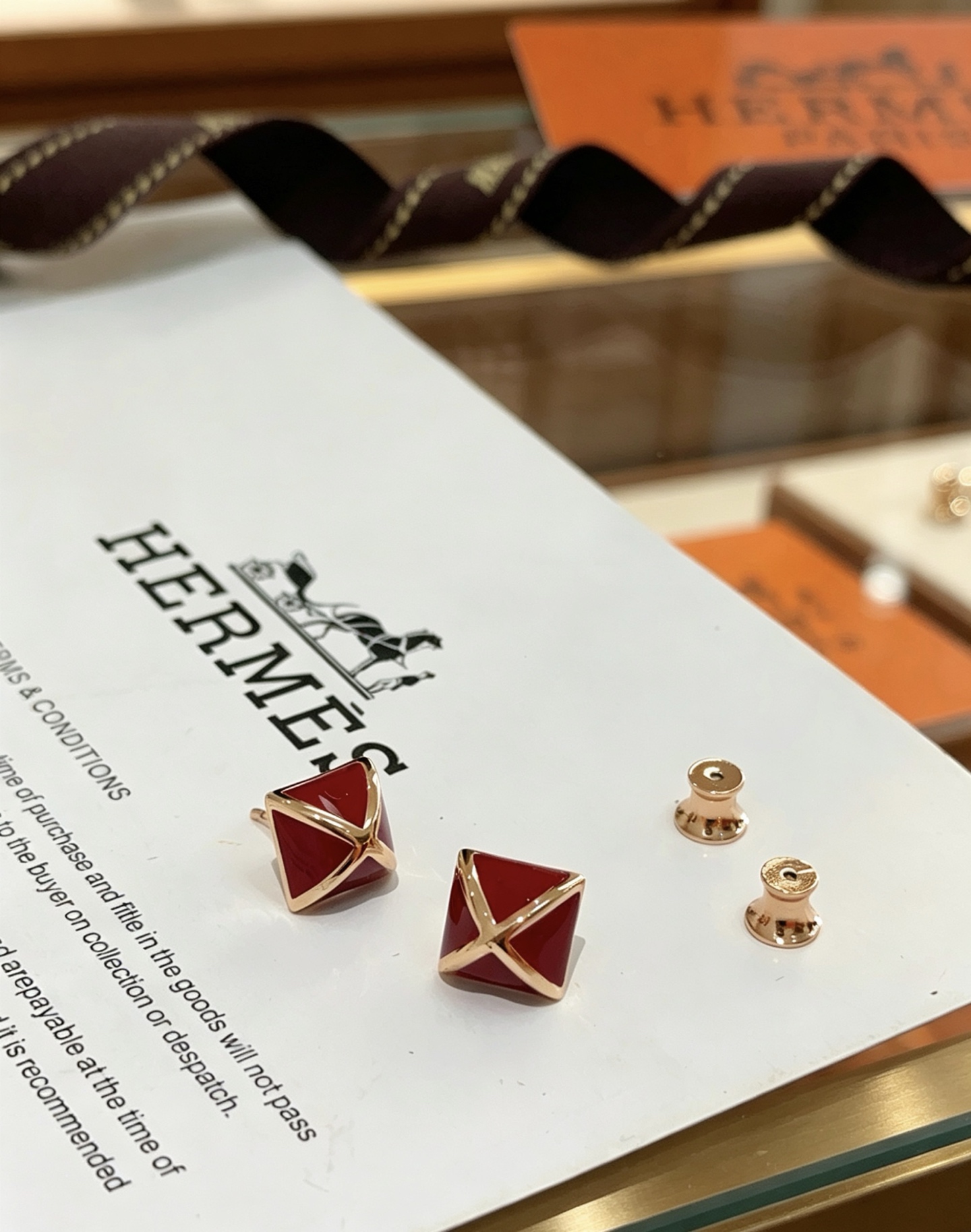 NO:879767,Batch. New Hermès earrings pyramid. Counter original 1:1, new pyramid H Hermès earrings. Super good texture, exquisite craftsmanship, very versatile and cute, available in stock, fine jewelry, hermes19860909批.爱马仕耳钉金字塔新品 专柜原版1比1,新品金字塔H爱马仕耳钉 质感超级好,工艺精湛,非常百搭可爱,现货供应,饰品精品,hermes,Jewelry