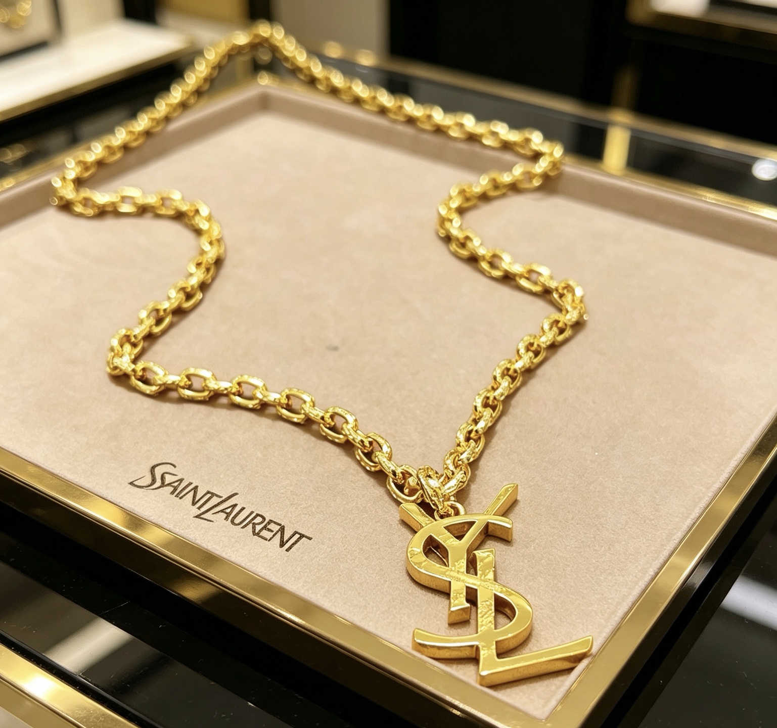 圣罗兰项链新品发布 V金材质 Yves Saint Laurent DIVAS‘ DREAM 系列 品相