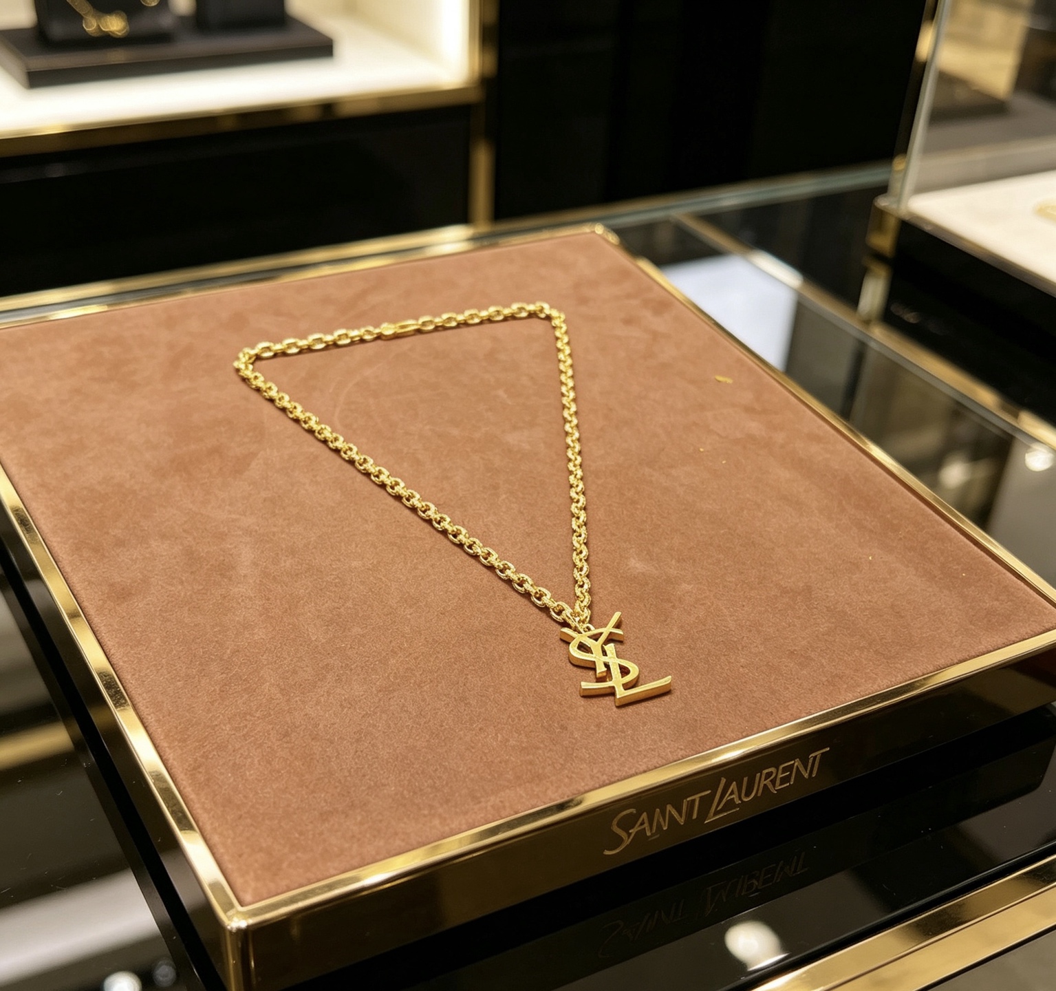 圣罗兰项链新品发布 V金材质 Yves Saint Laurent DIVAS‘ DREAM 系列 品相