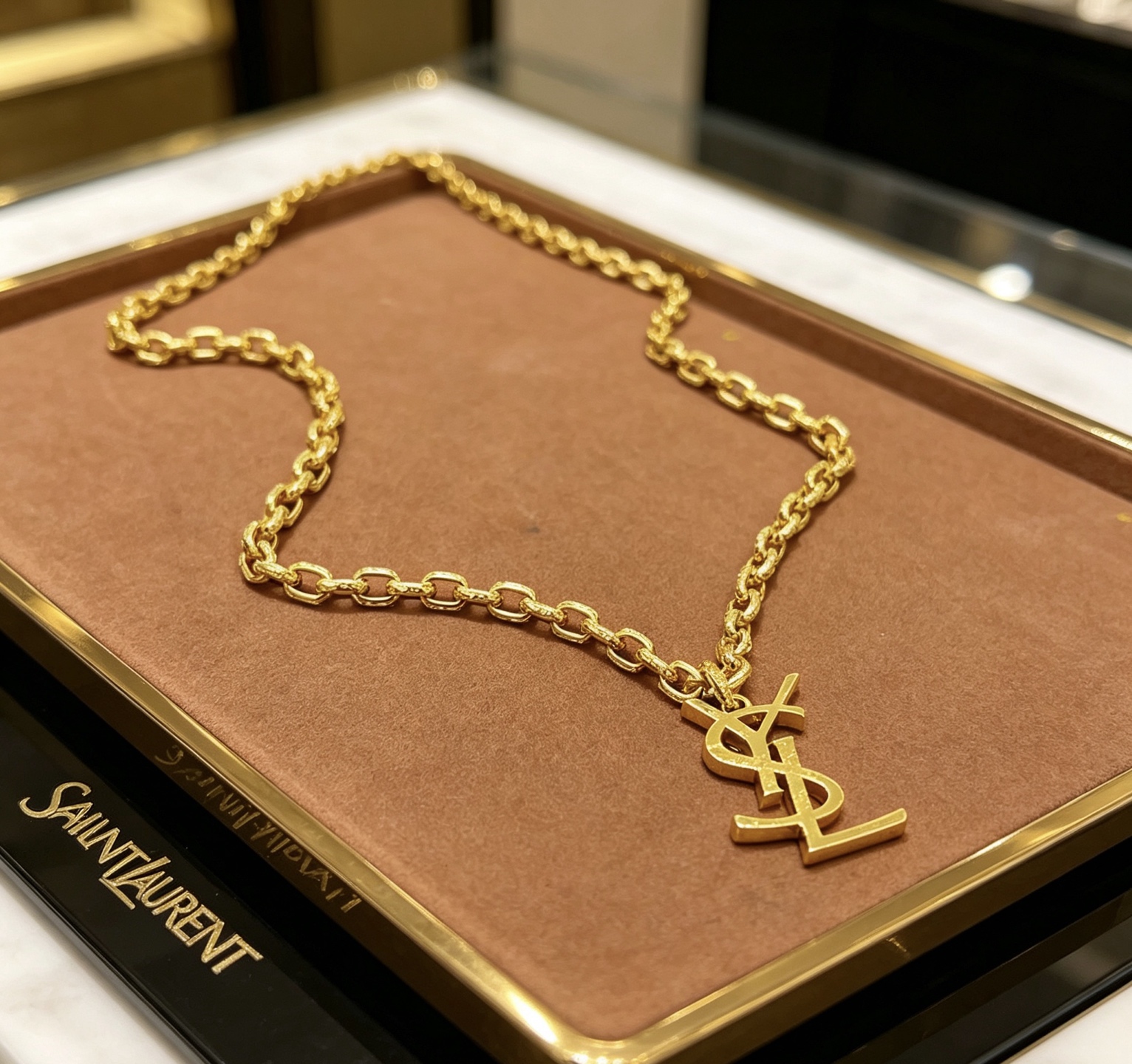 圣罗兰项链新品发布 V金材质 Yves Saint Laurent DIVAS‘ DREAM 系列 品相