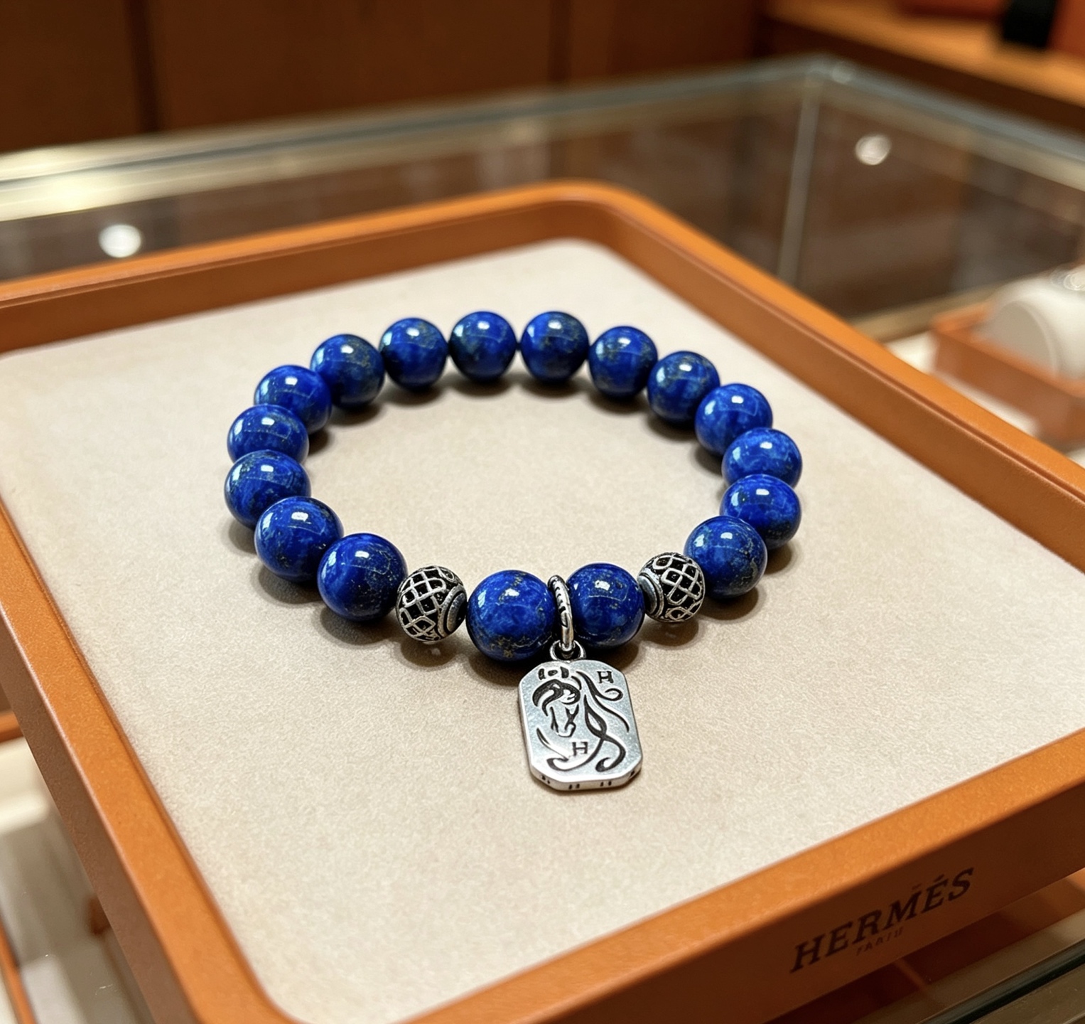 新品发布 👒Hermas爱马仕手链👨👩奢华爱马仕手串 天然石青金石手链男女同款 最新款全件串珠手链档次更 新品发布 👒Hermas爱马仕手链👨👩奢华爱马仕手串 天然石青金石手链男女同款 最新款全件串珠手链档次更