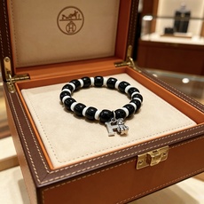 新品发布 👒Hermas爱马仕手链👨👩奢华爱马仕手串 天然石黑玛瑙手链男女同款 最新款全件串珠手链档次更 新品发布 👒Hermas爱马仕手链👨👩奢华爱马仕手串 天然石黑玛瑙手链男女同款 最新款全件串珠手链档次更