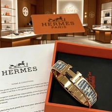 真蜥蜴皮 🦎 支持验皮 Hermes 爱马仕手镯 ❗️v金原版定制 爱马仕手环 蜥蜴皮材质工艺太考验师傅 真蜥蜴皮 🦎 支持验皮 Hermes 爱马仕手镯 ❗️v金原版定制 爱马仕手环 蜥蜴皮材质工艺太考验师傅