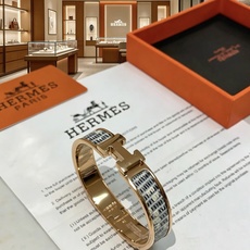 真蜥蜴皮 🦎 支持验皮 Hermes 爱马仕手镯 ❗️v金原版定制 爱马仕手环 蜥蜴皮材质工艺太考验师傅 真蜥蜴皮 🦎 支持验皮 Hermes 爱马仕手镯 ❗️v金原版定制 爱马仕手环 蜥蜴皮材质工艺太考验师傅