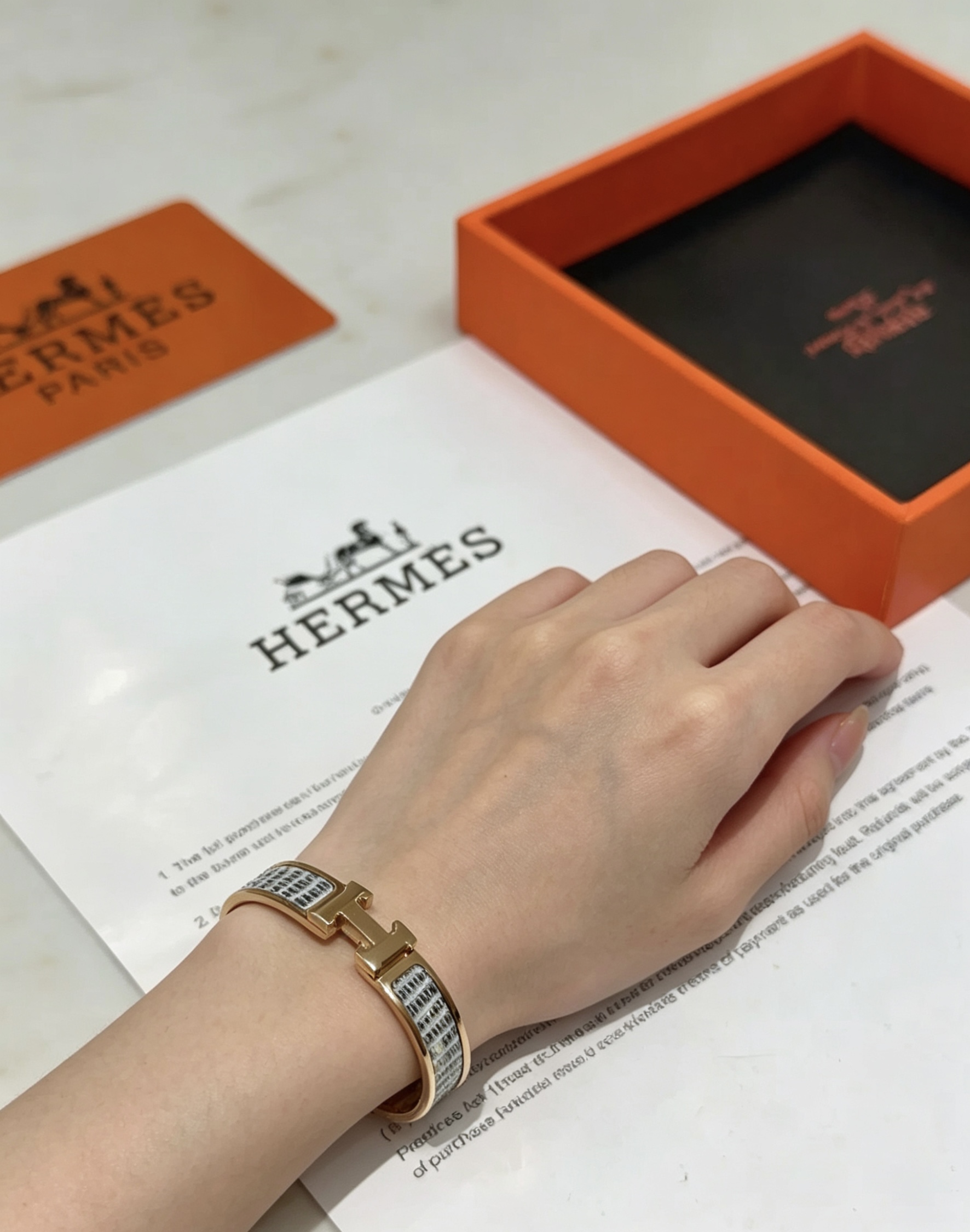 真蜥蜴皮 🦎 支持验皮 Hermes 爱马仕手镯 ❗️v金原版定制 爱马仕手环 蜥蜴皮材质工艺太考验师傅 真蜥蜴皮 🦎 支持验皮 Hermes 爱马仕手镯 ❗️v金原版定制 爱马仕手环 蜥蜴皮材质工艺太考验师傅