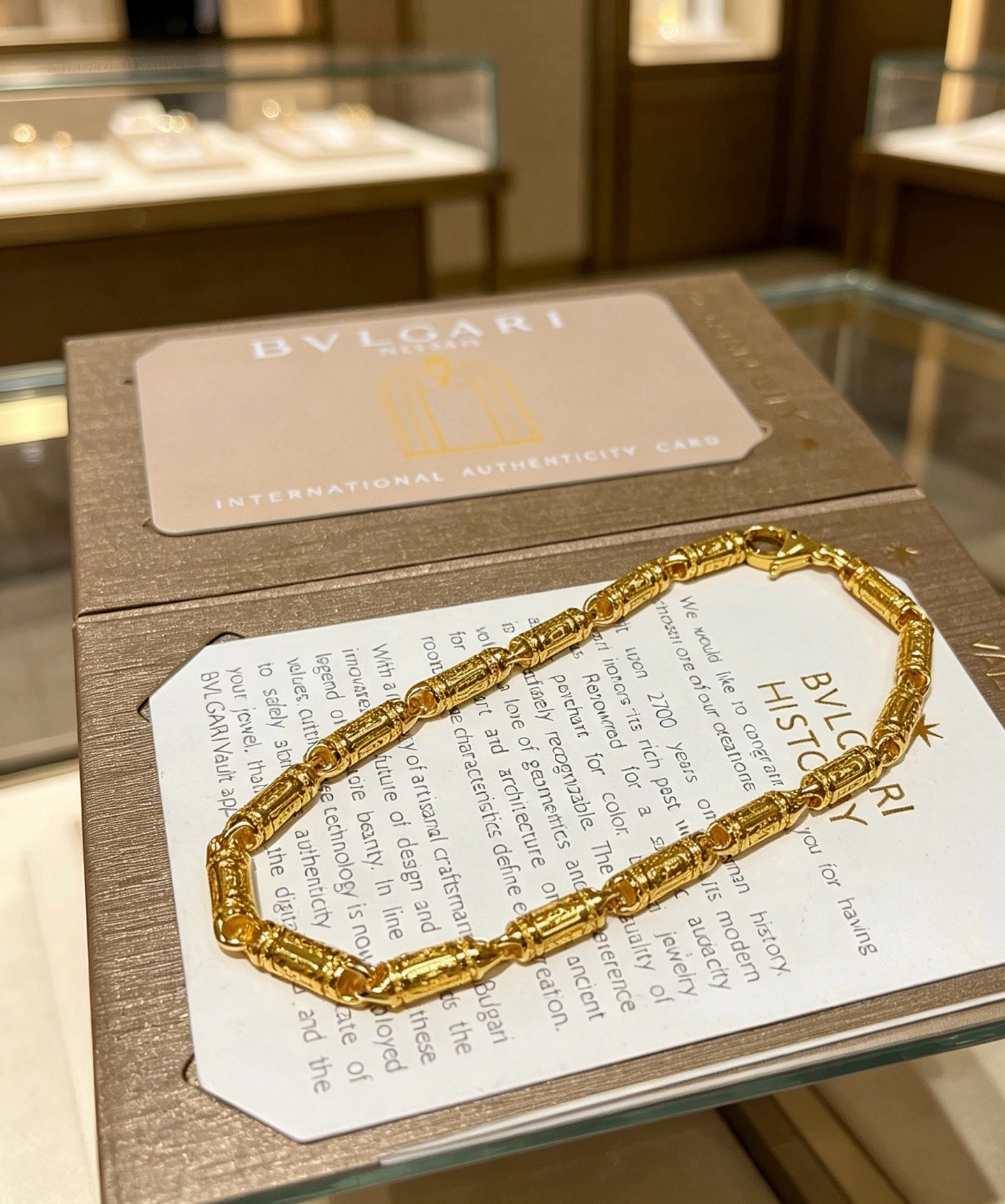 宝格丽手链V金材质 BVLGARI宝格丽 DIVAS‘ DREAM 系列 品相完美，细节无敌，那种独特的