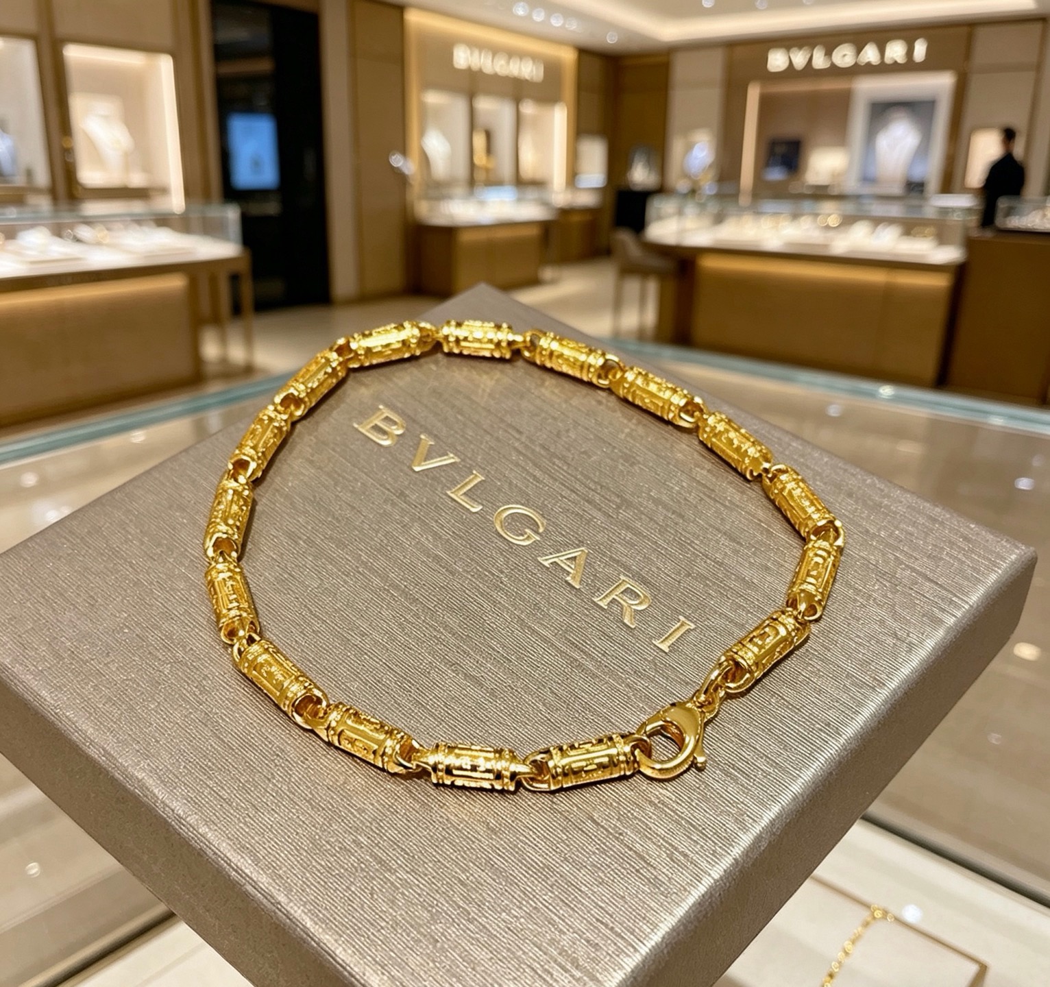 宝格丽手链V金材质 BVLGARI宝格丽 DIVAS‘ DREAM 系列 品相完美，细节无敌，那种独特的