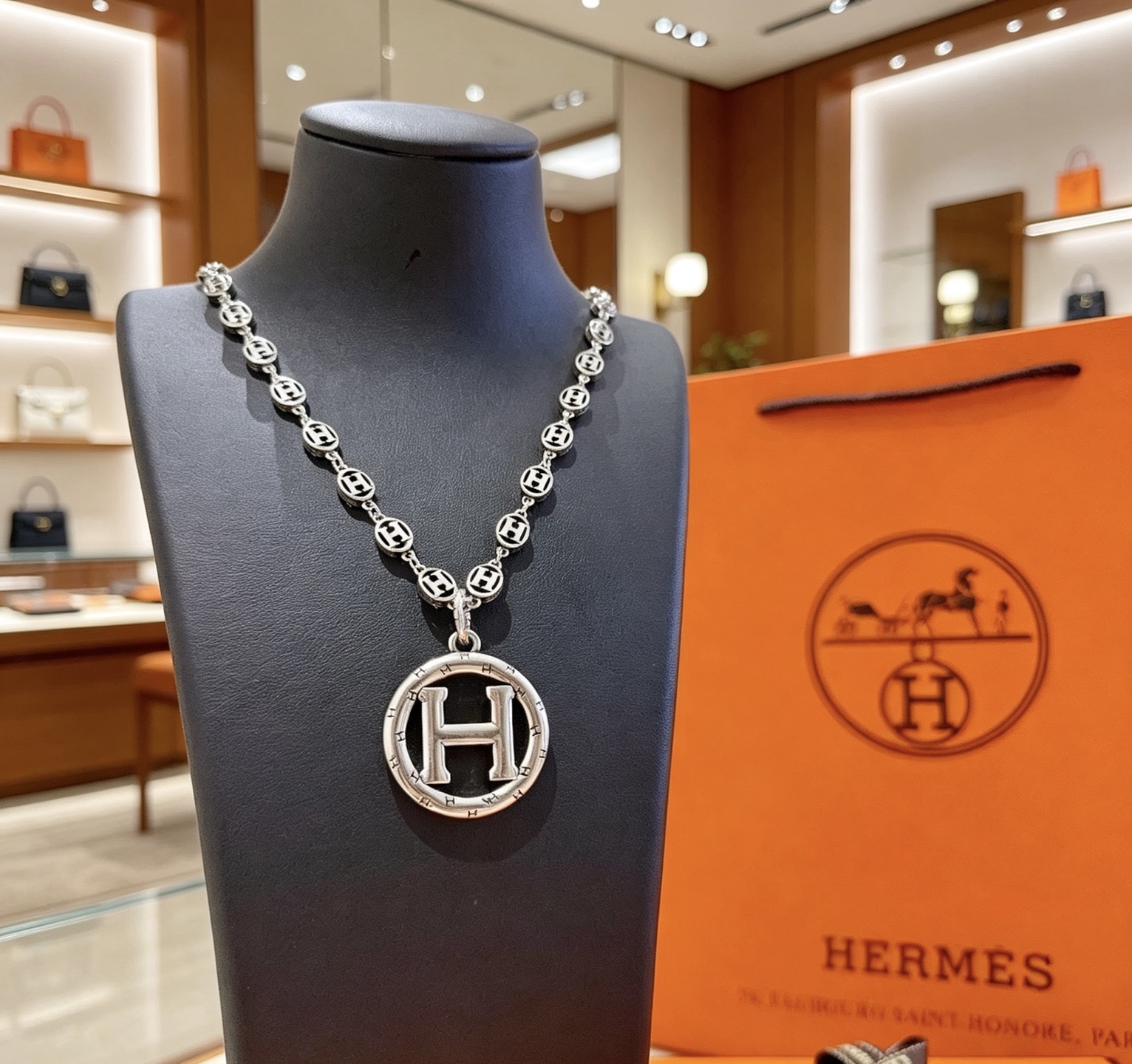 真的会心动🐎🐎 HERMES  爱马仕项链 🐴猪鼻子H项链系列首饰 进口材质定制.实物质感是真的好 果然
