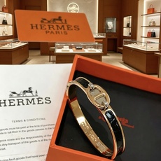 新品 真鳄鱼皮 🐊支持验皮 Hermes 爱马仕手镯 ❗️v金原版定制 爱马仕手环 鳄鱼皮材质工艺太考验 新品 真鳄鱼皮 🐊支持验皮 Hermes 爱马仕手镯 ❗️v金原版定制 爱马仕手环 鳄鱼皮材质工艺太考验