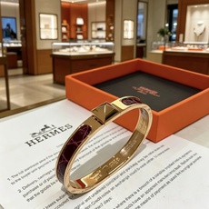 新品 真鳄鱼皮 🐊支持验皮 Hermes 爱马仕手镯 ❗️v金原版定制 爱马仕手环 鳄鱼皮材质工艺太考验 新品 真鳄鱼皮 🐊支持验皮 Hermes 爱马仕手镯 ❗️v金原版定制 爱马仕手环 鳄鱼皮材质工艺太考验