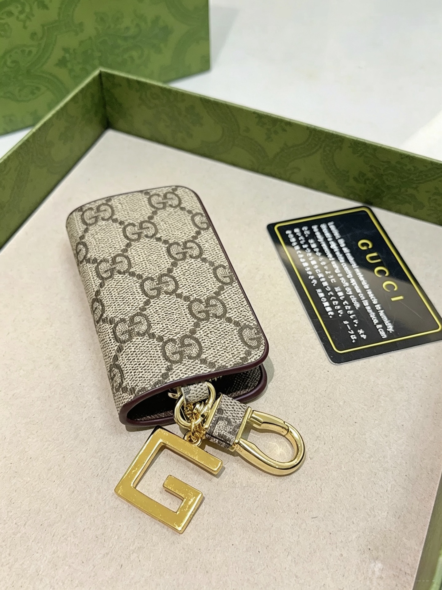 新品发布 👒𝐆𝐮𝐜𝐜𝐢古驰钥匙扣 古驰包包扣 最新款包包挂饰档次更高明星同款Anger Forest系列