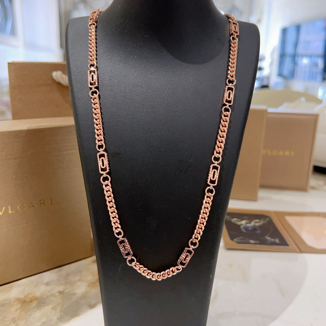 Bvlgari Bvlgari V necklace Rose gold 60cm