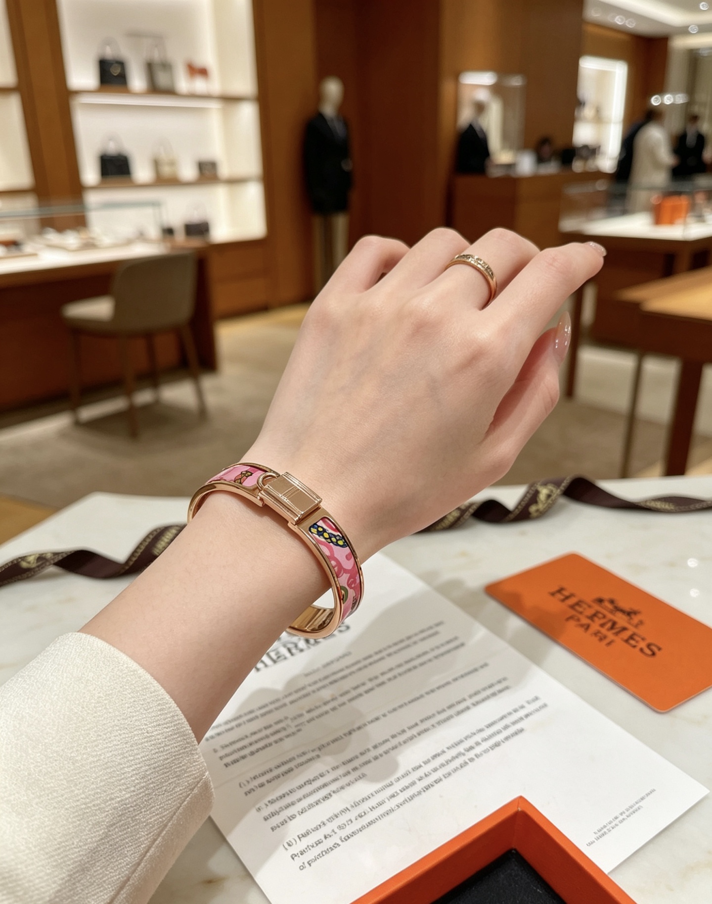 Hermes 爱马仕手镯 ❗️定制 手环 珐琅工艺太考验师傅的手艺了 要确保色泽手工制作好[色][色] 定制 都爱爱马仕手镯 ✨😝超精赞 各路 3