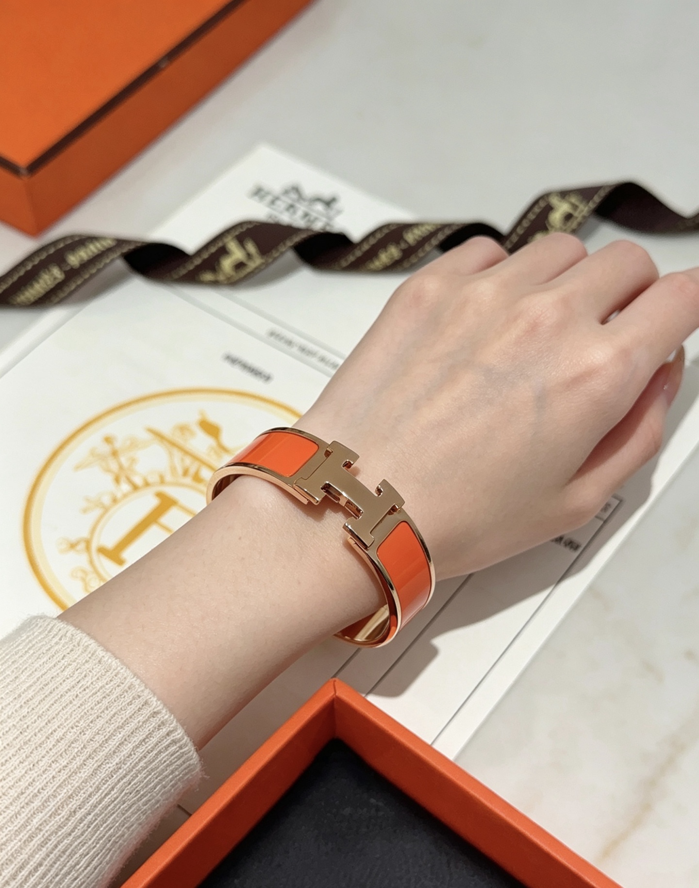 Hermès enamel bracelet, shown in the complete original source image set. 3