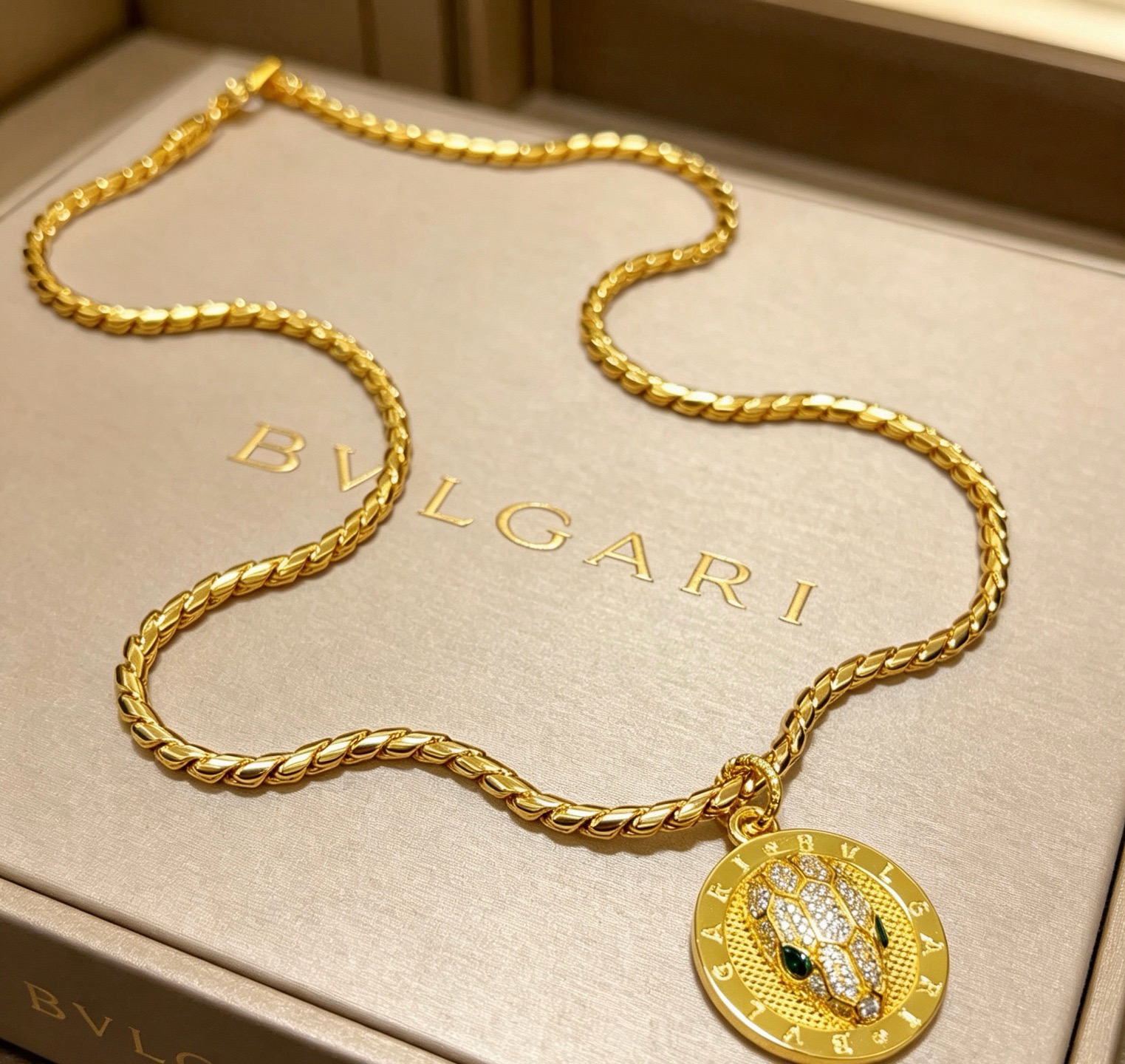 Bvlgari Haute Joaillerie Fine Jewelry Earrings Necklace Ring Ref 2