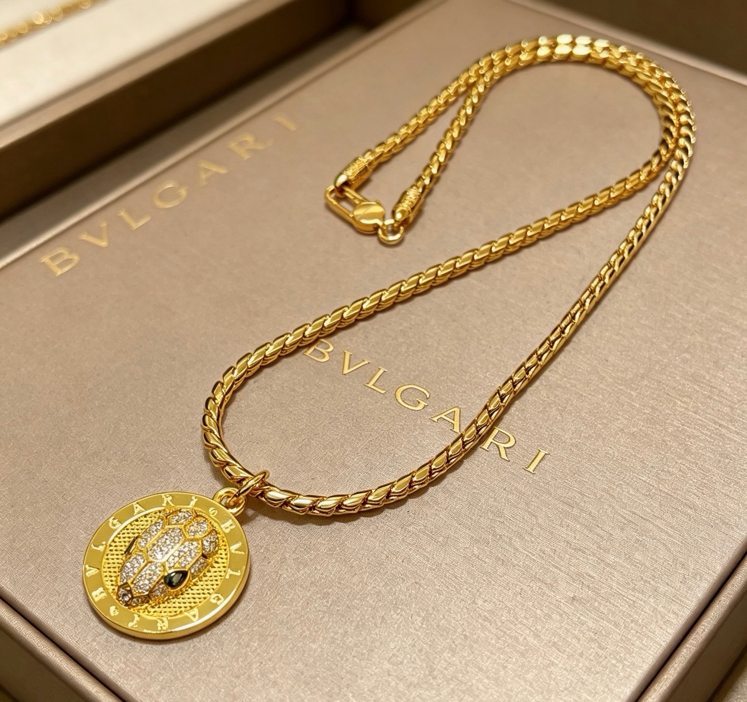 Bvlgari Haute Joaillerie Fine Jewelry Earrings Necklace Ring Ref 5