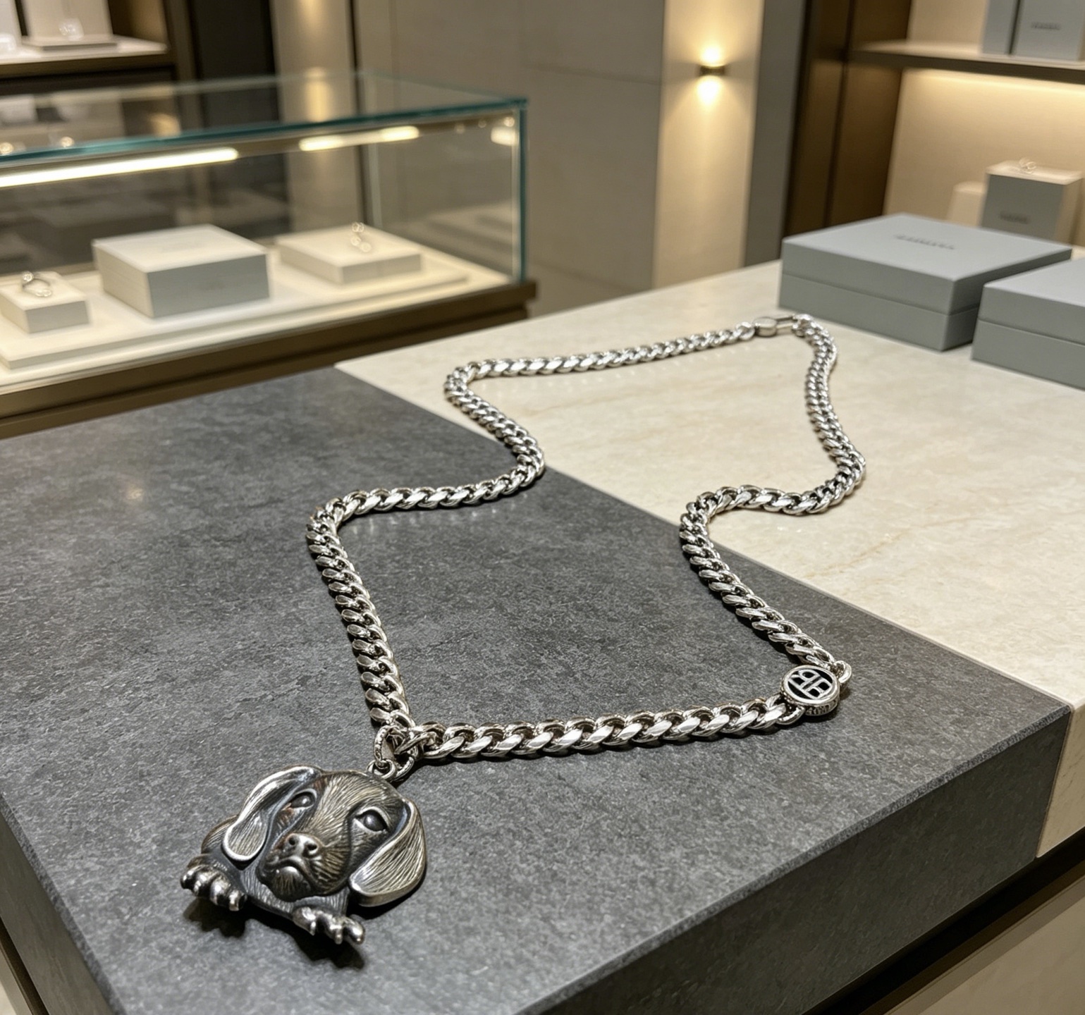 NO:896638,Batch original single goods new products Balenciaga necklace Balenciaga new necklace counter consistent fine details workmanship every detail process in place fine design craftsmanship hot models shipped unique design retro style Balenciaga necklace, jewelry boutique, balenciaga, balenciaga, necklace19860909批 原单货新品 巴黎世家项链 Balenciaga 新款项链专柜一致 细节做工精细 每个细节流程到位 设计工艺精细 火爆款出货 设计独特 复古风格 巴黎世家项链,饰品精品,balenciaga,balenciaga,necklace,Jewelry
