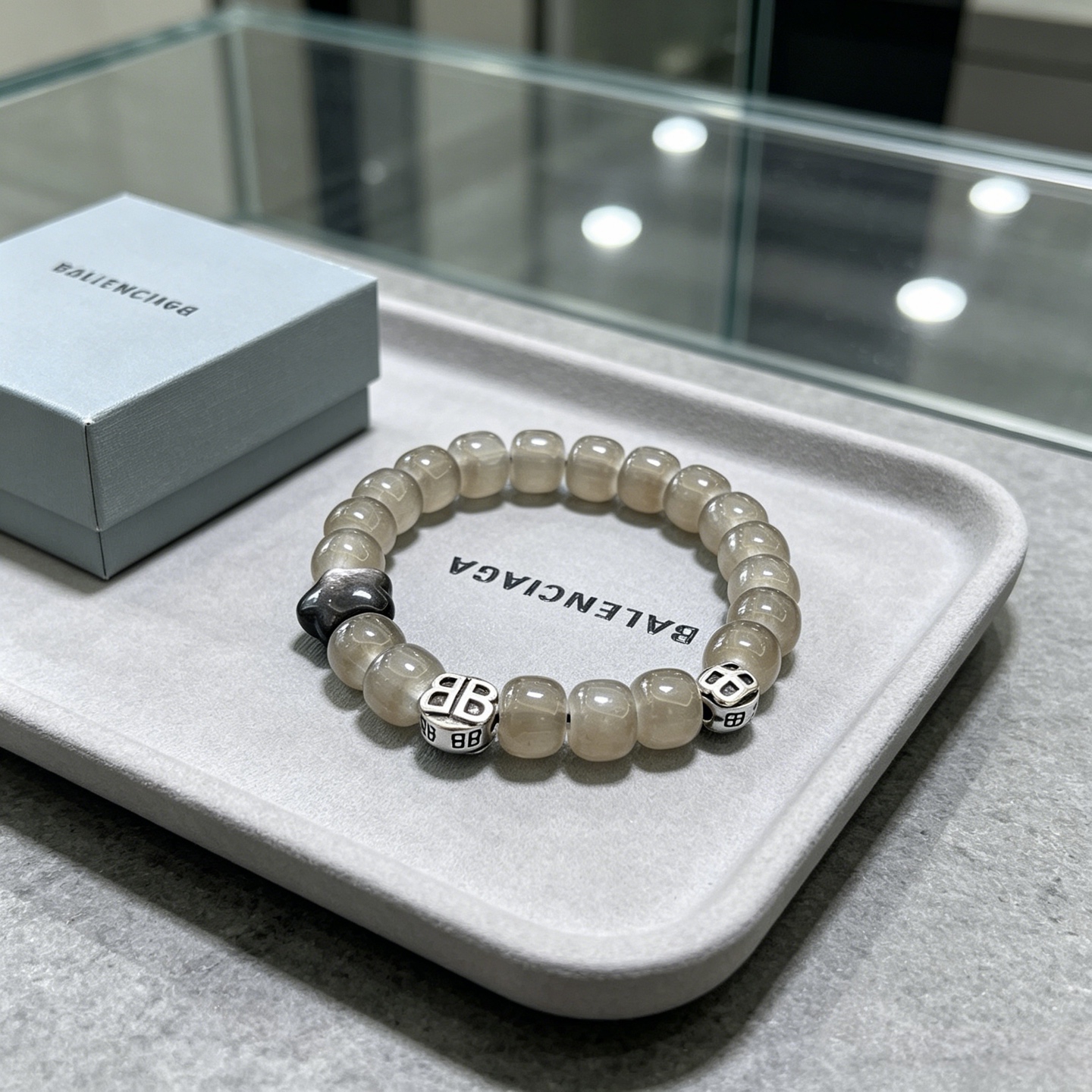 NO:896644,Batch Counter Seiko version of natural stone Balenciaga bracelet Thai silver style Balenciaga bracelet Star same style for men and women Retro style Original replica Handmade ~ Genuine open mold trendy and fashionable must-have Can be worn by both men and women Same style for couples Rock punk Thai silver style Retro elements Trendy and versatile I like it very much when placing an order. Please note that the wrist circumference is 16cm~25cm. Boutique jewelry, balenciaga, bracelet19860909批 专柜精工版本天然石巴黎世家手链 泰银风格巴黎世家手链 明星同款男女款 复古做旧风 原版复刻 纯手工打造 ～正品开模潮流时尚必备 男女均可佩戴 情侣款同款 摇滚朋克泰银风格 复古元素 潮流百搭 超级喜欢下单备注手腕周长16cm~25cm,饰品精品,balenciaga,bracelet,Jewelry