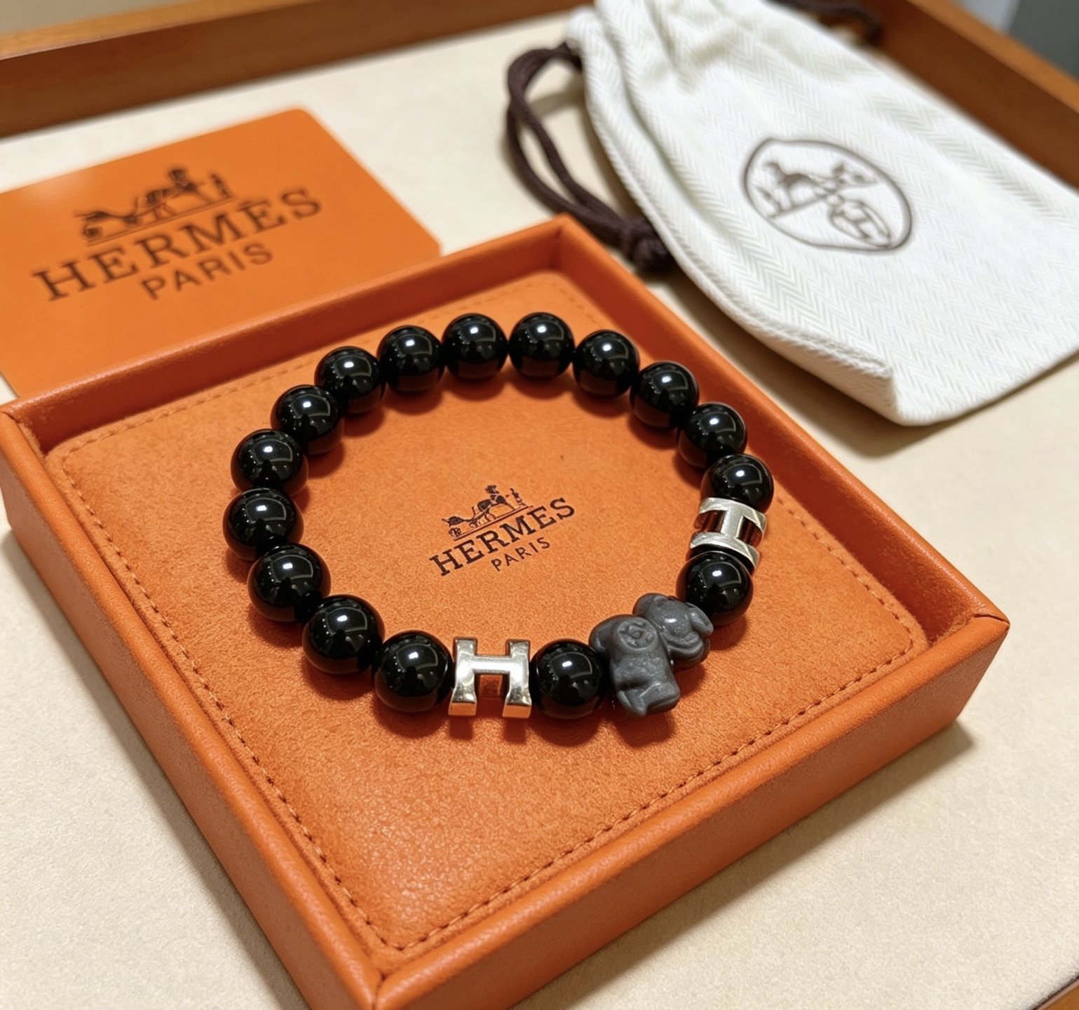NO:896645,Batch New Product Release Hermas Hermès Bracelet Luxurious Hermès Bracelet Natural Stone Black Agate Bracelet Same Style for Men and Women The Latest Full Beaded Bracelet with Higher Grade Stars Same Style Anger Forest Series H Retro Hermes Bracelet Size: 16-24 cm Distressed Details Not Available in the Market Glossy Version Not Commonly Made in the Market This Has Been Released Best Selling Style in Hermès Very Good Matching Clothes, Boutique Jewelry, Hermes, Hermes, Bracelet19860909批 新品发布 Hermas爱马仕手链奢华爱马仕手串 天然石黑玛瑙手链男女同款 最新款全件串珠手链档次更高明星同款Anger Forest系列H复古爱马仕手链 尺寸:16-24厘米 细节对版做旧处理 非市面亮面版型 非市面普通做这款一直在出 爱马仕里面热卖款 非常好搭配衣服,饰品精品,hermes,hermes,bracelet,Jewelry