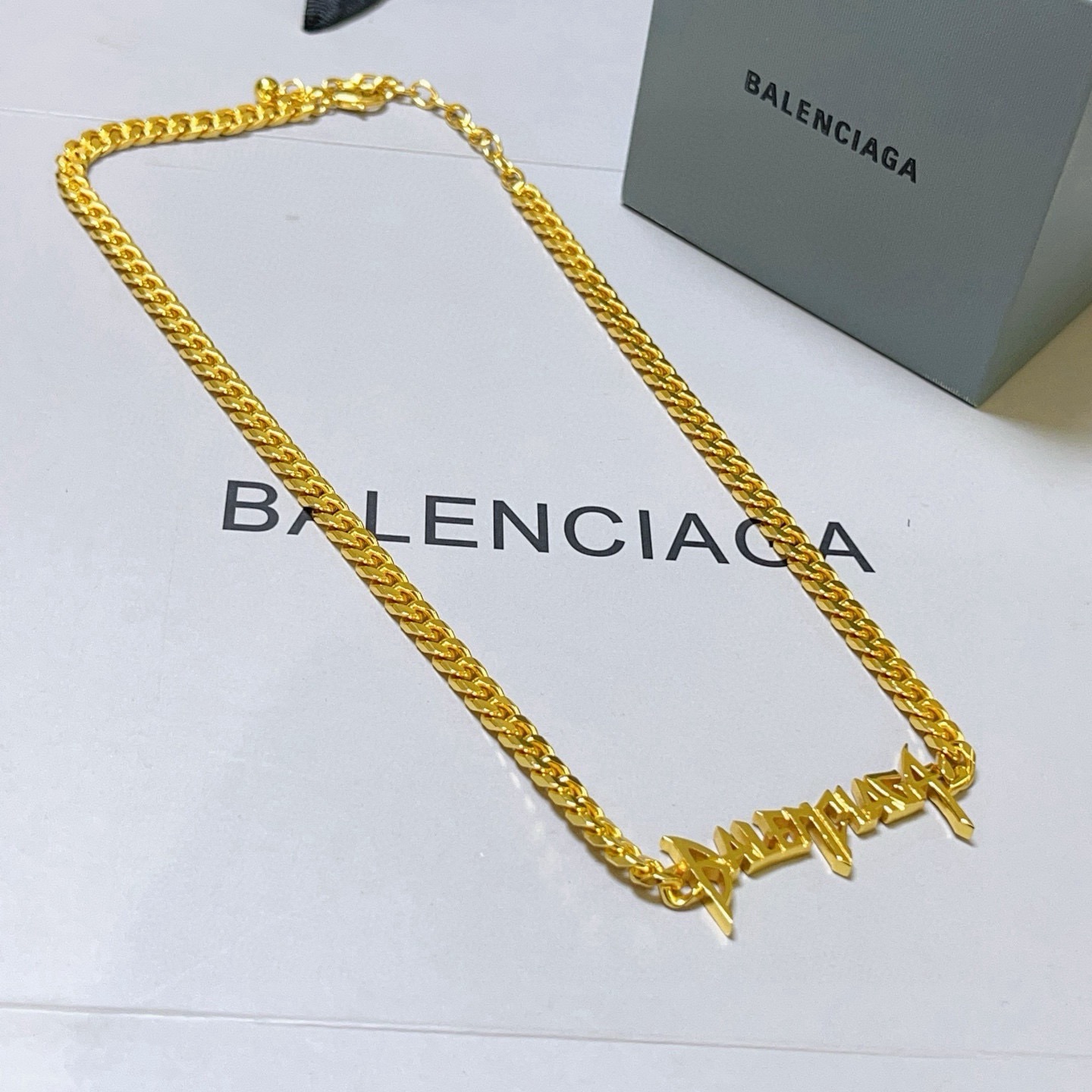 NO:896674,Batch original single goods new products Balenciaga necklace Balenciaga new necklace counter consistent fine details workmanship every detail process in place fine design craftsmanship hot models shipped unique design retro style Balenciaga necklace, jewelry boutique, balenciaga, balenciaga, necklace19860909批 原单货新品 巴黎世家项链 Balenciaga 新款项链专柜一致 细节做工精细 每个细节流程到位 设计工艺精细 火爆款出货 设计独特 复古风格 巴黎世家项链,饰品精品,balenciaga,balenciaga,necklace,Jewelry