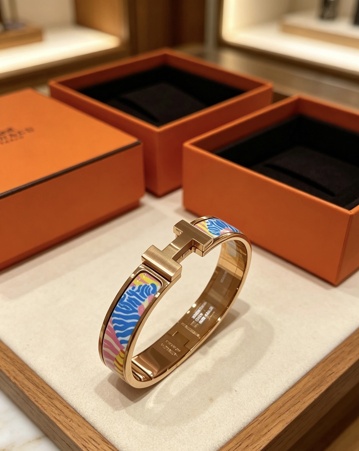 NO:896472,Batch. Hermes Hermes bracelet, original custom-made bracelet, enamel craftsmanship is a test of the master's skills. Make sure the color is hand-made [color][color] High-end customization. Goddess. Everyone loves Hermes hot bracelets. Super fine praise for goddesses and stars. The same style. High-end franc material, k gold texture, fine workmanship. It's really good to get started. Code number 17 19, jewelry boutique, hermes, hermes, bracelet19860909批. Hermes 爱马仕手镯 原版定制 手环 珐琅工艺太考验师傅的手艺了 要确保色泽手工制作好[色][色] 高端定制 女神 都爱爱马仕火爆手镯 超精赞各路女神 明星 同款 高端法郎材质,k金质感,精工纯手工出品上手真的赞 码数17 19,饰品精品,hermes,hermes,bracelet,Jewelry