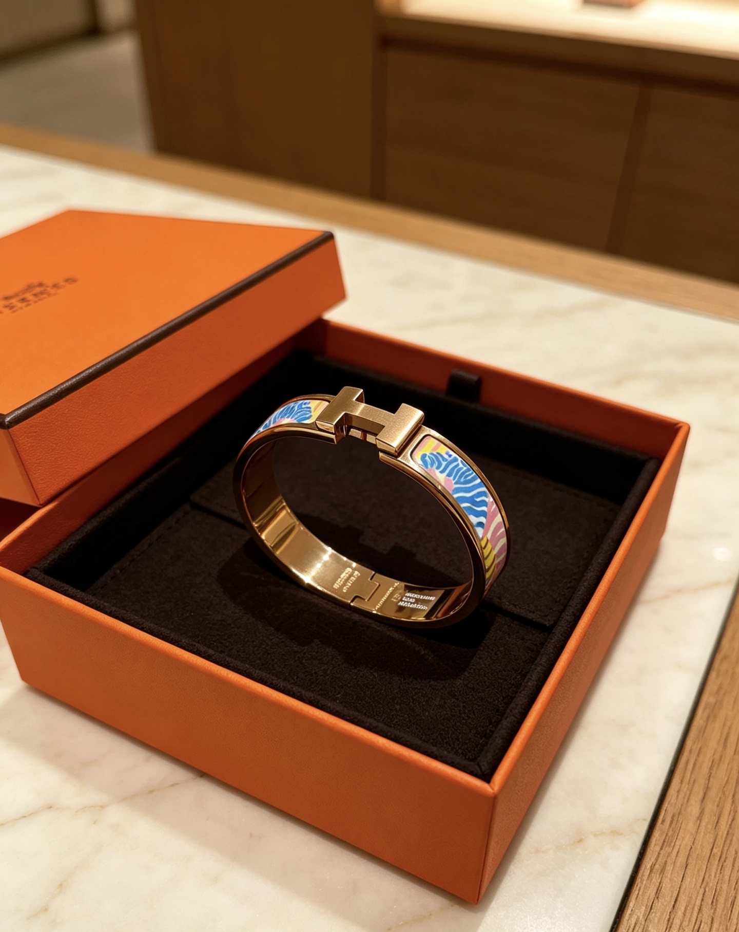 Hermes 爱马仕手镯 ❗️定制 手环 珐琅工艺太考验师傅的手艺了 要确保色泽手工制作好[色][色] 定制 都爱爱马仕手镯 ✨😝超精赞 各路 8