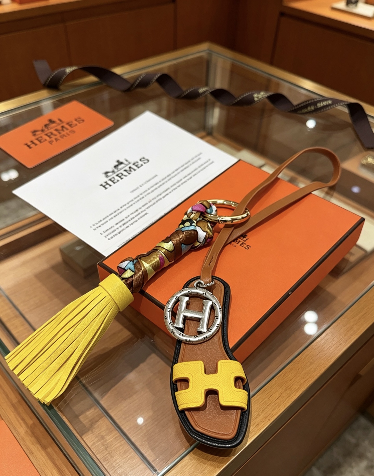 NO:896487,Batch. New Hermes Hermes keychain keychain thickened version Platinum version. High-end Seiko version [color][color] Many Internet celebrities have the same style. Hermes pendant keychain is a test of the master's craftsmanship. It is not easy to ensure that every detail is in place [color][color] High-end customization. Same style for men and women. Hermès is popular. 1:1 super refined like stars. The same K gold texture, crafted with high-end precision craftsmanship.  The car keychain is really awesome, fine jewelry, hermes, hermes, keychain19860909批.新款Hermes爱马仕钥匙扣钥匙扣加厚版 铂金版.高级精工版[色][色]众多网红同款 爱马仕挂饰钥匙扣太考验师傅的手艺了 要确保每个细节都到位不简单[色][色] 高端定制 男女同款 爱马仕火爆 1:1超精赞明星 同款 k金质感,精工高端工艺打造出炉. 车钥匙扣上真的赞爆,饰品精品,hermes,hermes,keychain,Jewelry