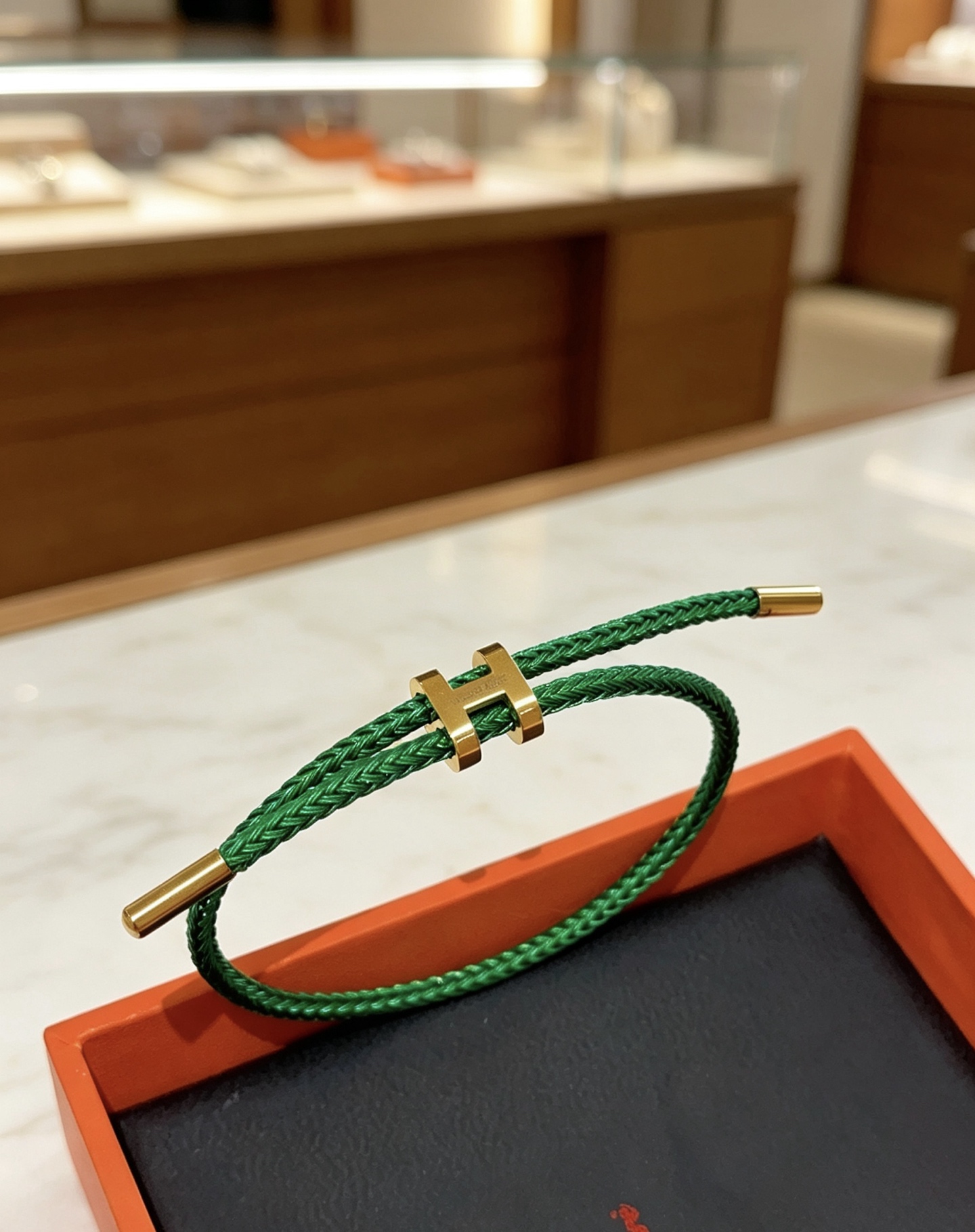 NO:896442,Batch. Hermès bracelets and bracelets are a test of the craftsman's skills. To ensure that the workmanship is adequate, the details must be meticulous [color][color] High-end customization. Goddesses all love Hermès. Popular bracelets. Super exquisite and praised by various goddesses and stars. The same style. High-end material gold-plated, K-gold texture is really good. Fine jewelry, hermes, bracelet, gold plating19860909批. 爱马仕手链 手绳太考验师傅的手艺了 要确保做工够位必须细节做到极致[色][色] 高端定制 女神 都爱爱马仕火爆 手链 超精赞各路女神 明星 同款 高端材质镀金,k金质感上手真的赞,饰品精品,hermes,bracelet,gold plating,Jewelry