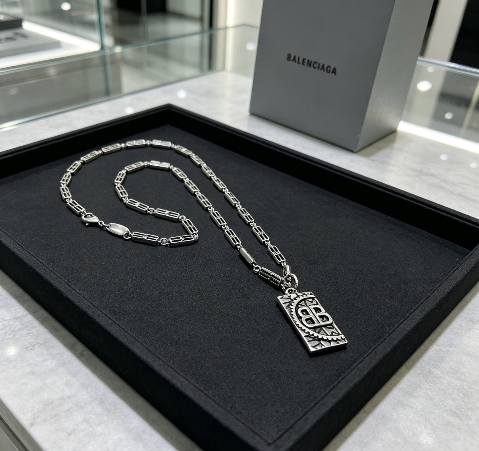 Balenciaga Haute Couture Haute Couture Fine Jewelry Piece Ref.88F1FA81 7