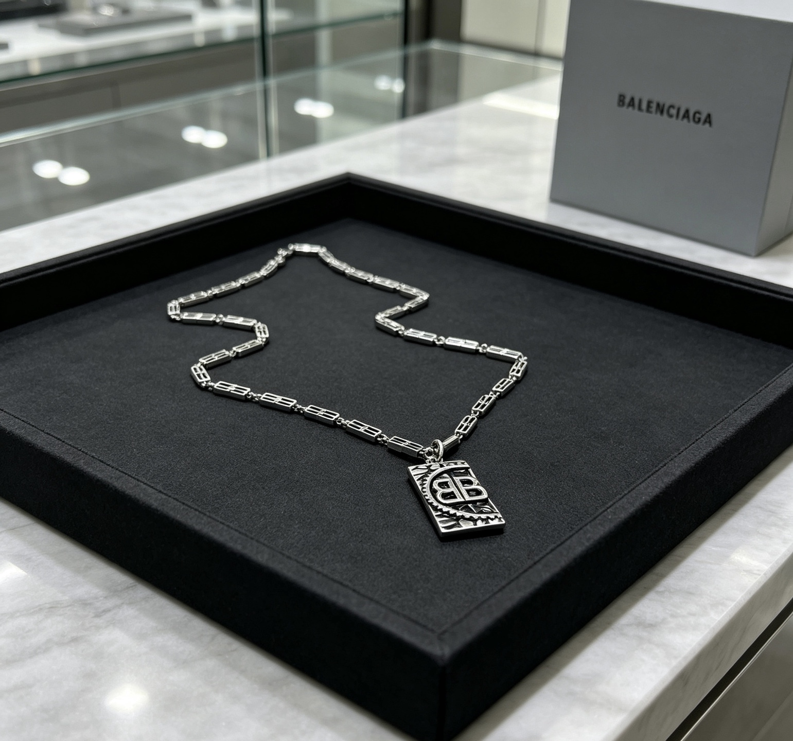 Balenciaga Haute Couture Haute Couture Fine Jewelry Piece Ref.88F1FA81 8